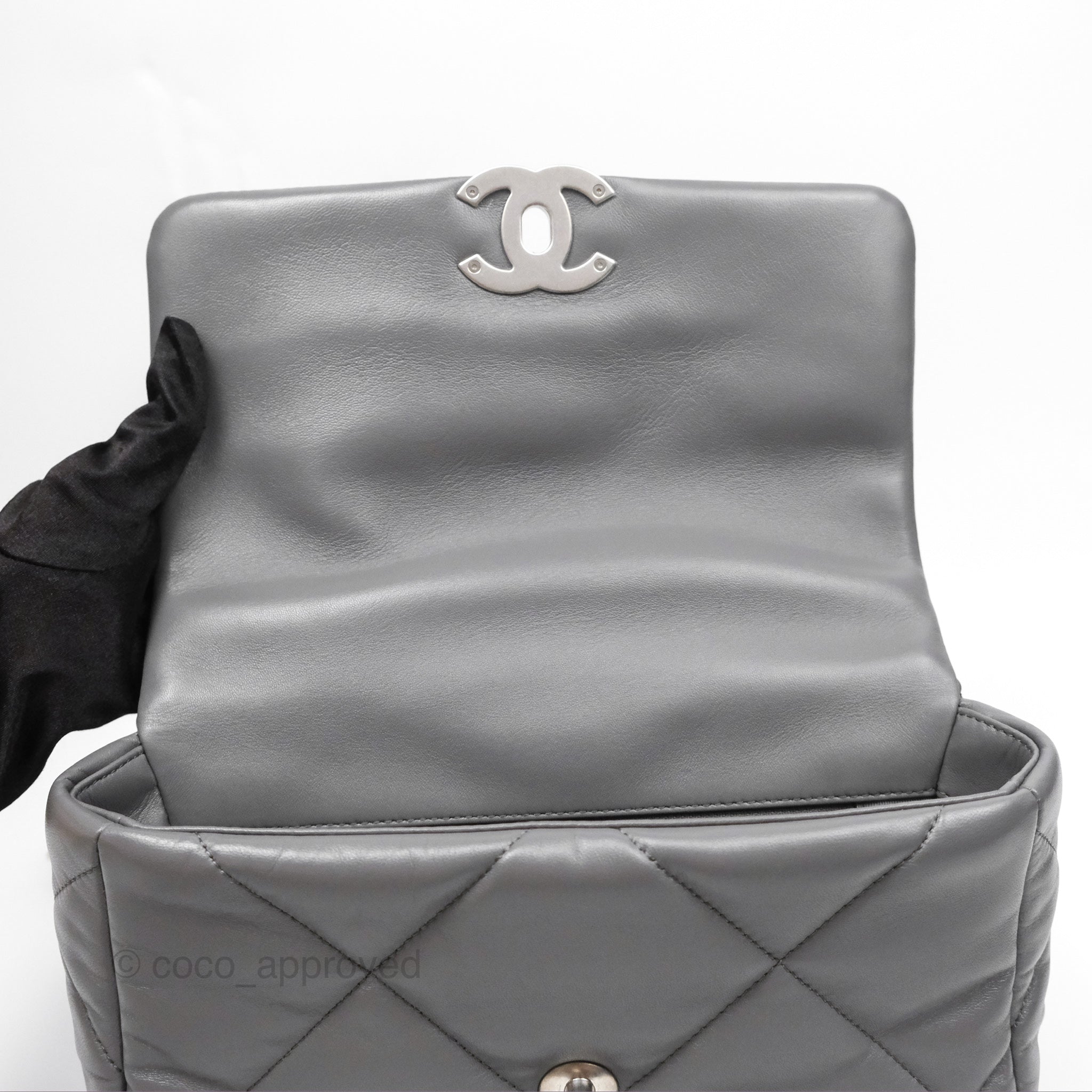 Chanel 19 Small Handbag in Dark Grey with Mixed Hardware - Luxury Crossbody Bag for Women, Perfect for Date Night & Evening Events