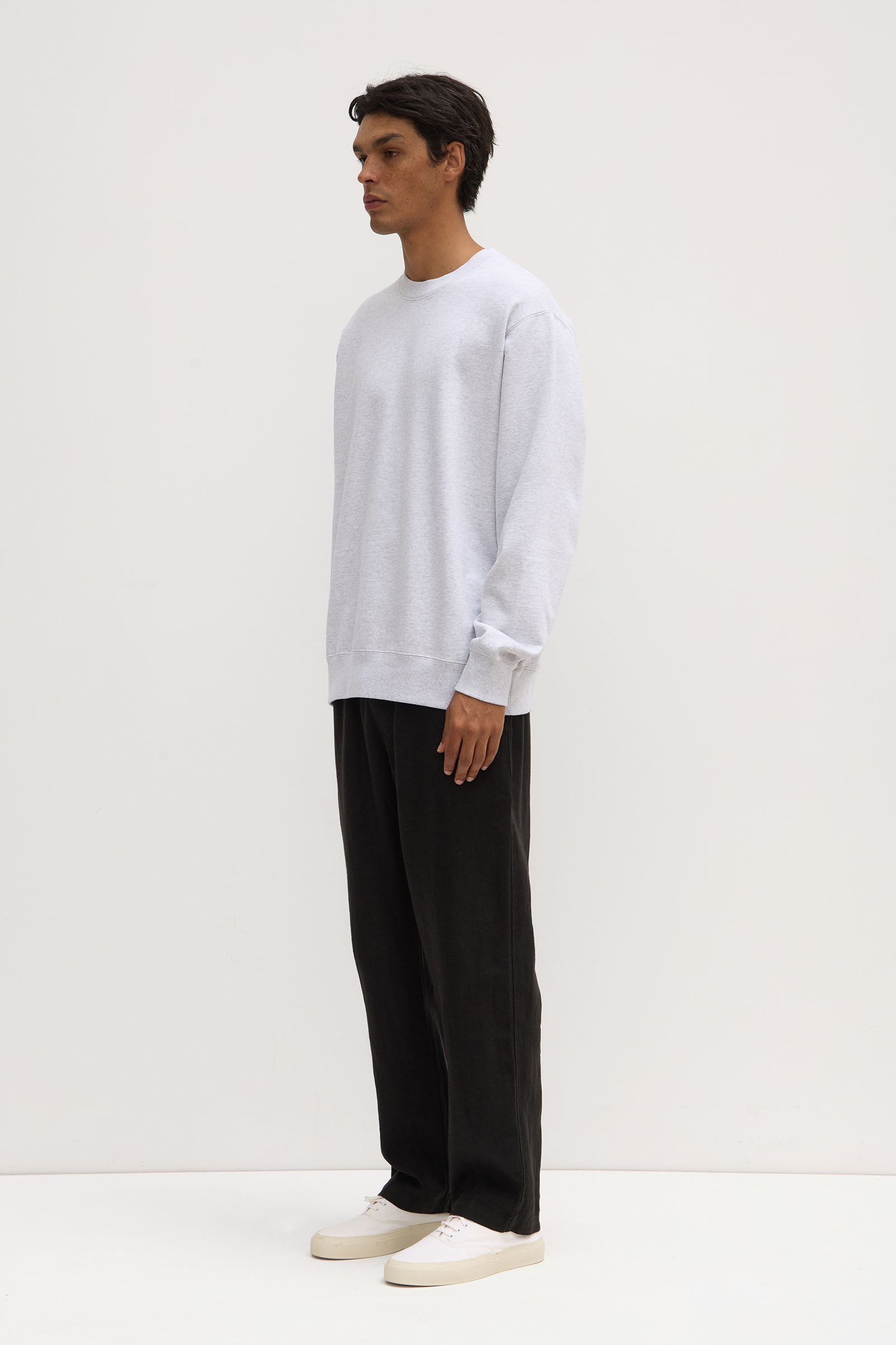 Men's Weekender Crew Neck Fleece Sweatshirt - Soft Casual Pullover for Travel & Lounge - Perfect for Weekend Getaways, Gym, and Relaxing at Home