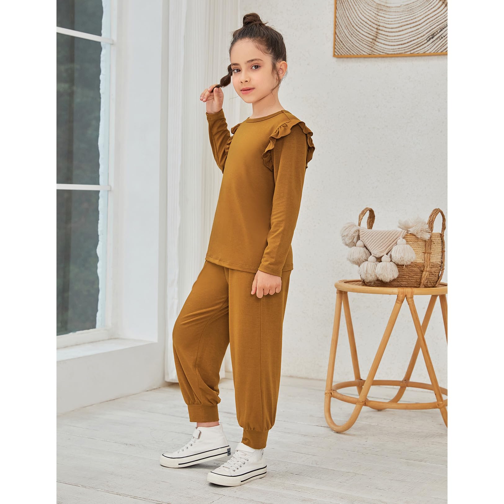 QPANCY Girls 2-Piece Tracksuit Set - Stylish Ruffle Pullover Sweatshirt & Comfortable Sweatpants Outfit for Kids | Perfect for School, Playdates & Casual Wear