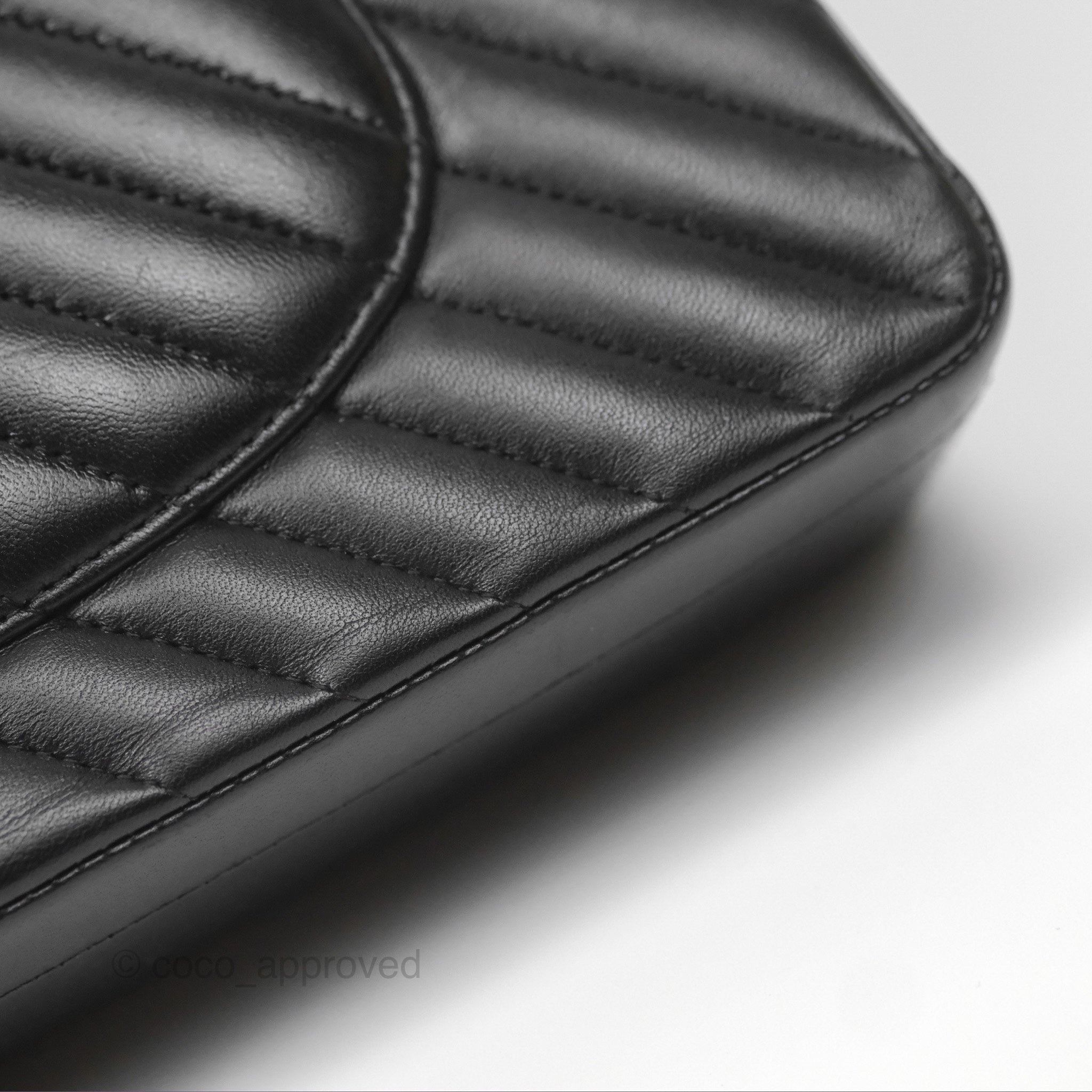 Chanel Classic M/L Medium Flap Chevron Black Lambskin Gold Hardware Bag - Luxury Designer Handbag for Women, Perfect for Evening Events & Special Occasions