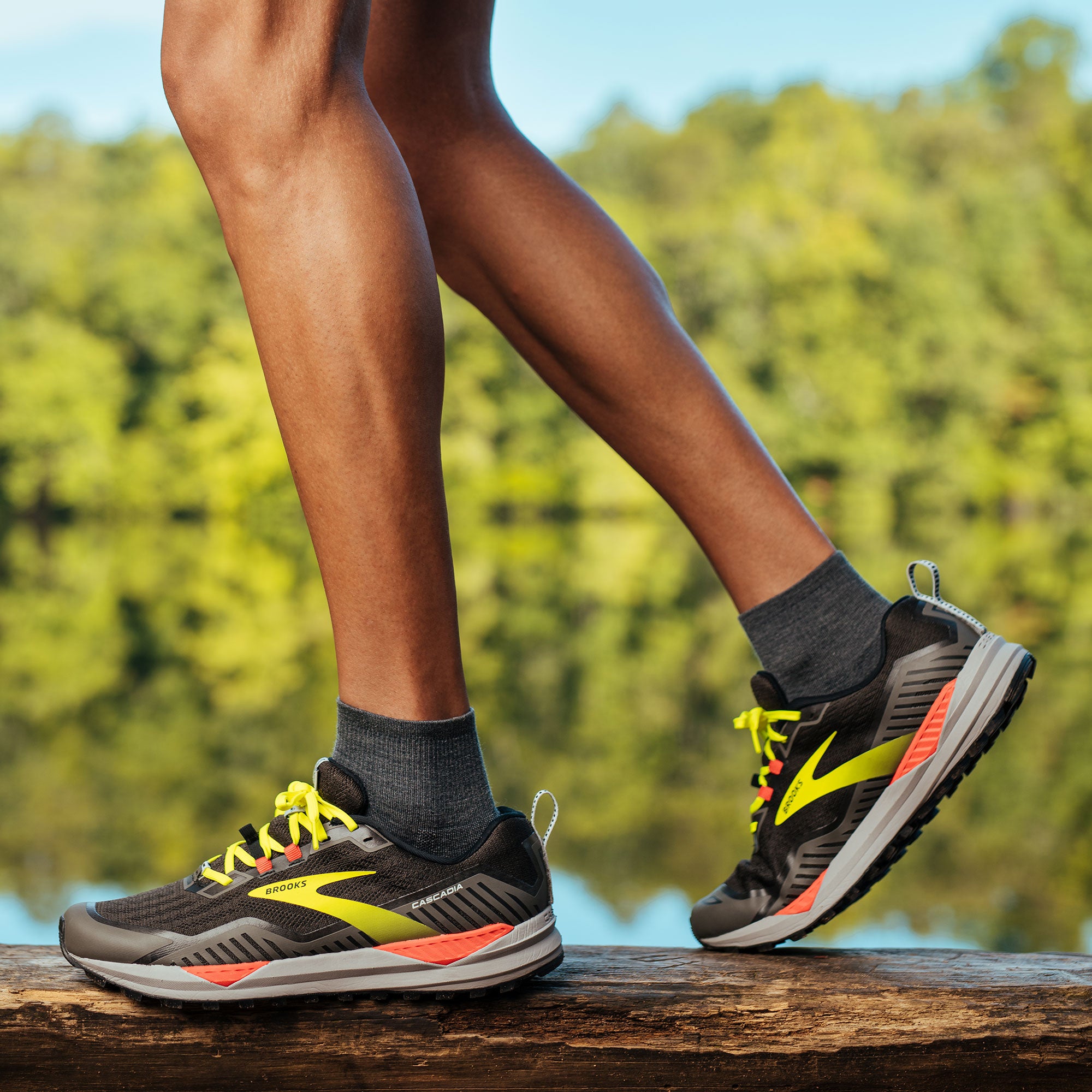 Merino 10 Max Cushion Quarter Socks - Ultra Soft & Breathable Wool Socks for Men & Women - Perfect for Hiking, Running & Outdoor Activities