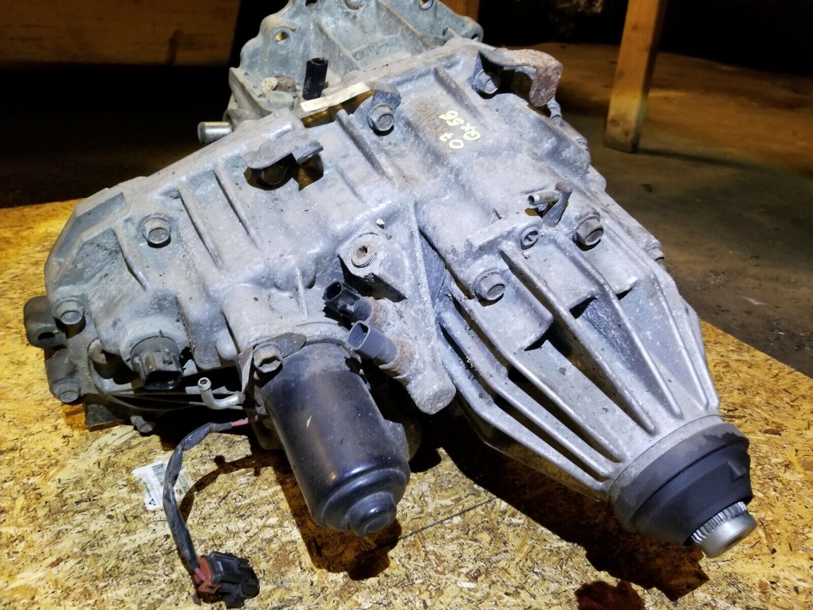 04-07 Infiniti QX56 Transfer Case OEM Replacement Part - Perfect for Off-Roading & Towing Scenarios