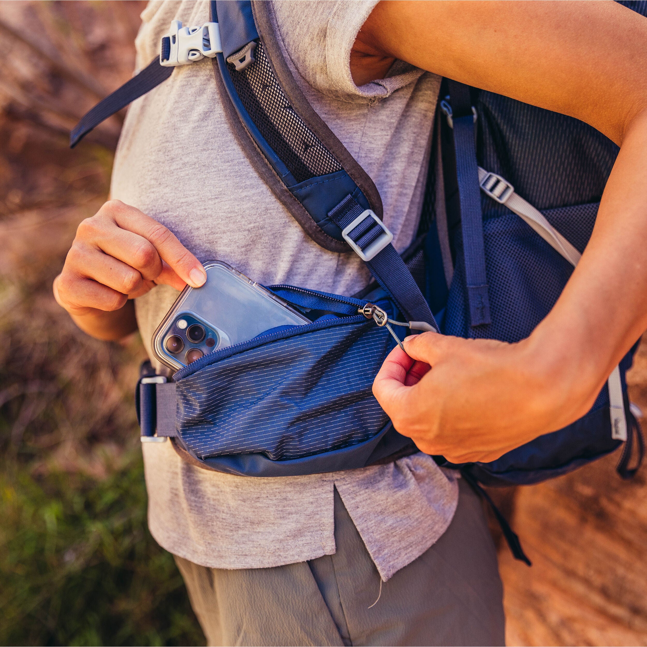 Gregory Juno 24L Hiking Backpack - Lightweight Daypack for Outdoor Adventures, Travel & Camping | Durable Water-Resistant Design for Men & Women
