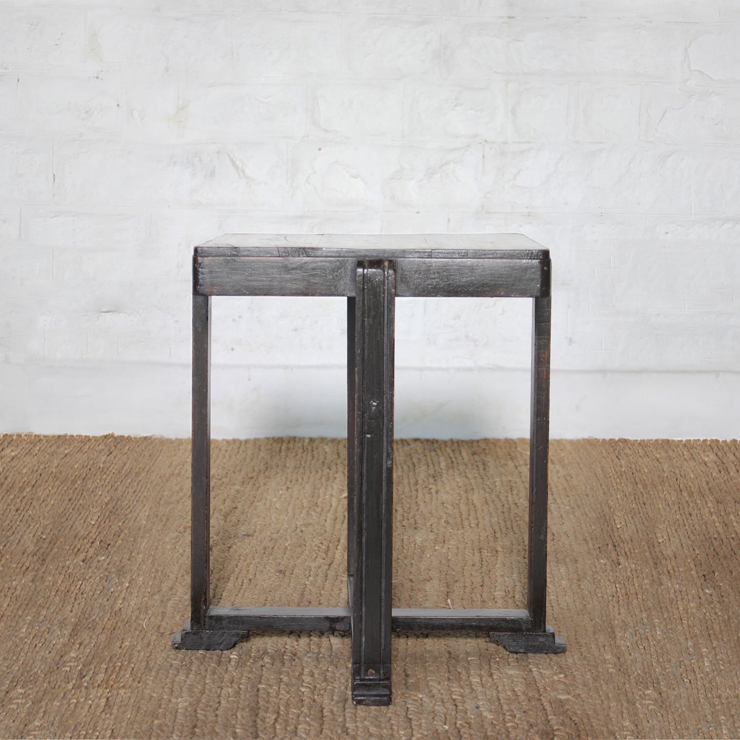 Ankura Solid Teak Wood Side Table - Small End Table for Living Room, Bedroom, or Patio - Handcrafted Accent Table with Natural Wood Grain - Perfect for Coffee, Books, and Decor