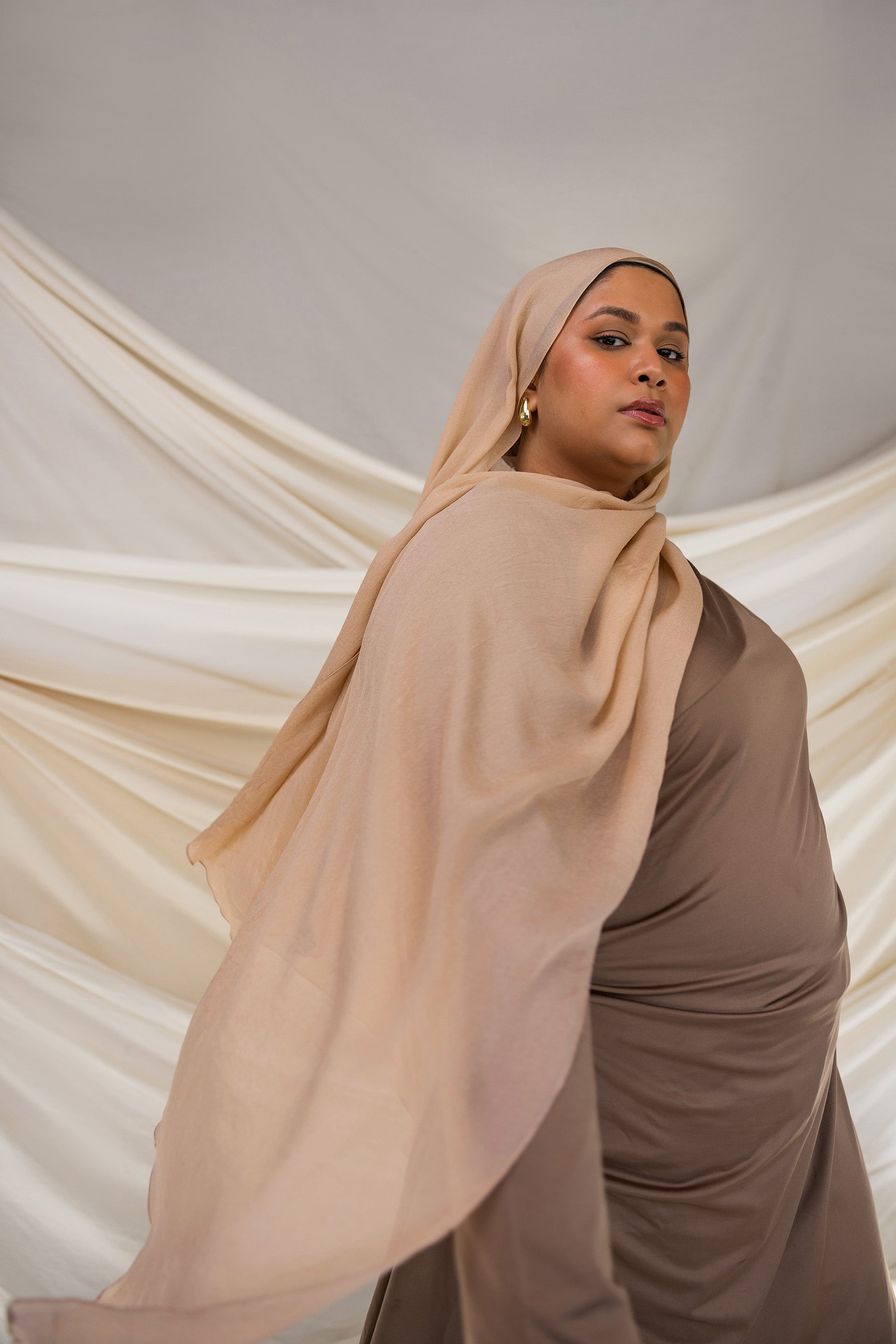 Luxury Warm Taupe Silk Chiffon Fabric - Soft & Elegant Material for Dresses, Scarves & Evening Gowns - Perfect for Bridal Wear & Formal Occasions