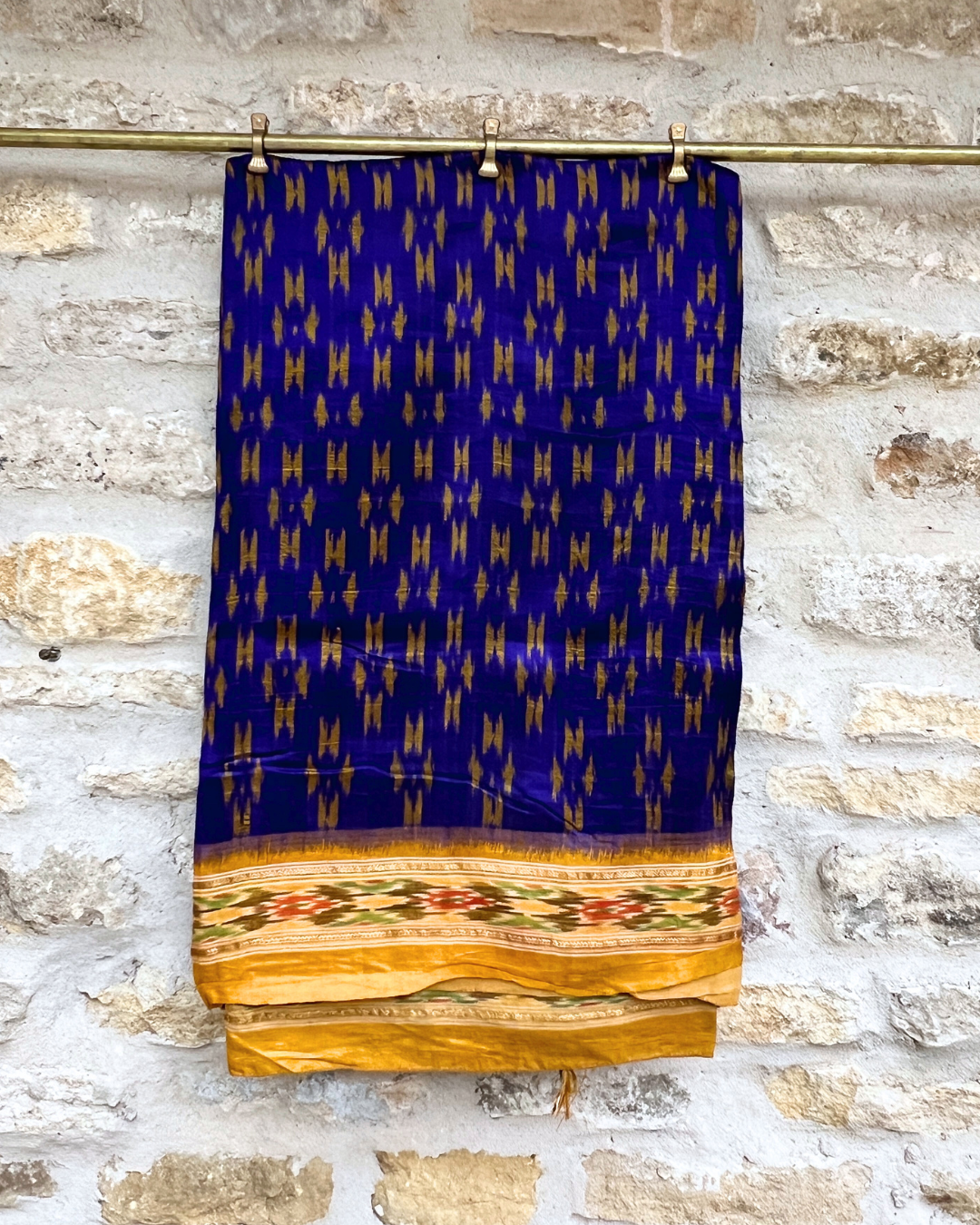 Vintage Silk Sari 105 - Handmade Indian Traditional Saree for Women - Perfect for Weddings, Parties & Cultural Events