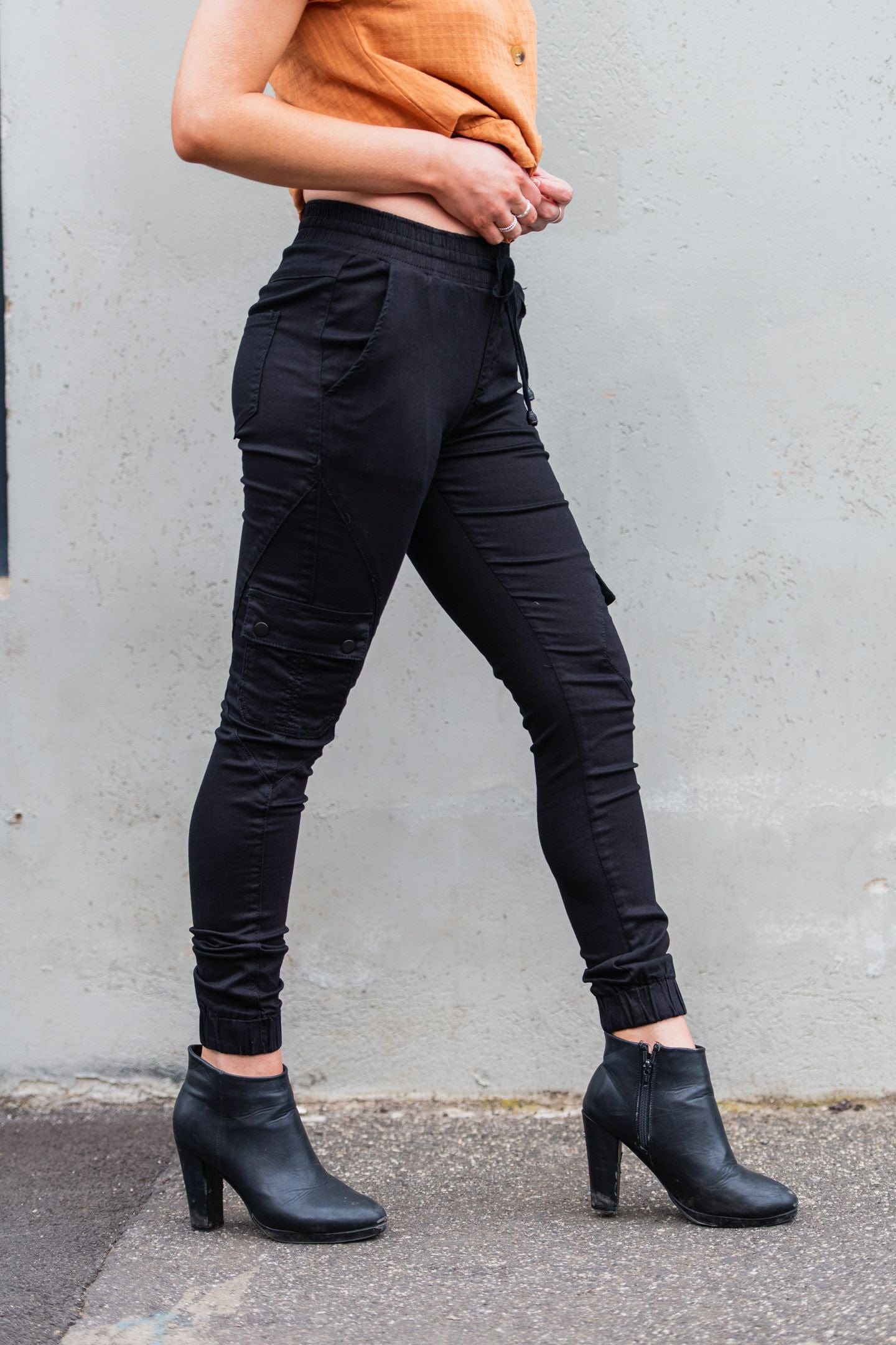 **Country Denim Australia Cuff Black Cargo Jogger Pants for Men - Stylish & Comfortable for Casual Wear, Workout, and Outdoor Activities**