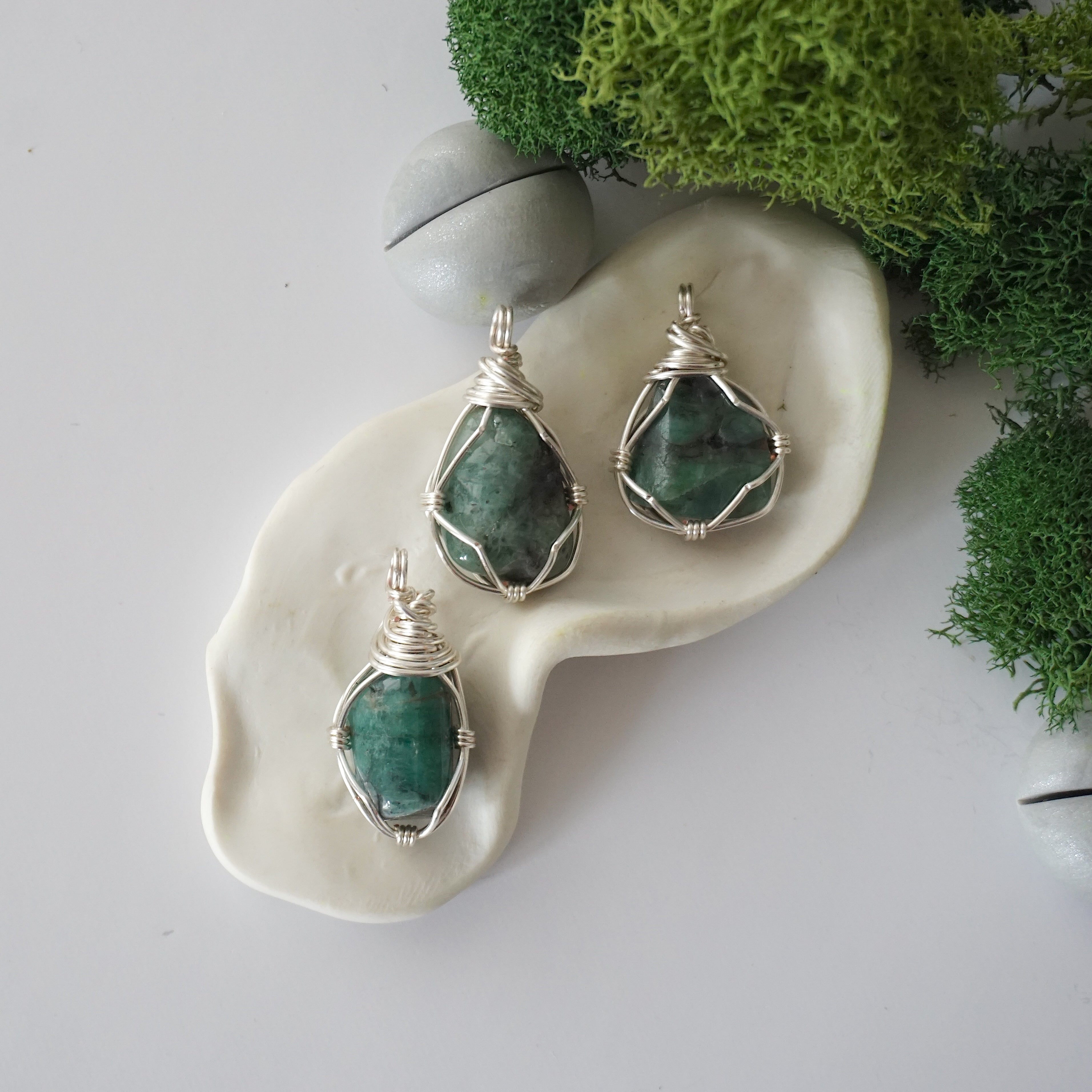 Emerald Birthstone Necklace for Women - Elegant Crystal Pendant Jewelry for Birthday, Anniversary & Mother's Day Gifts