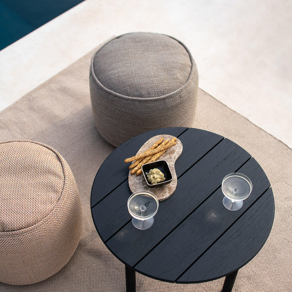 Premium Waterproof Donut Outdoor Pouf - Stylish Patio Seating for Garden, Poolside & Backyard Relaxation