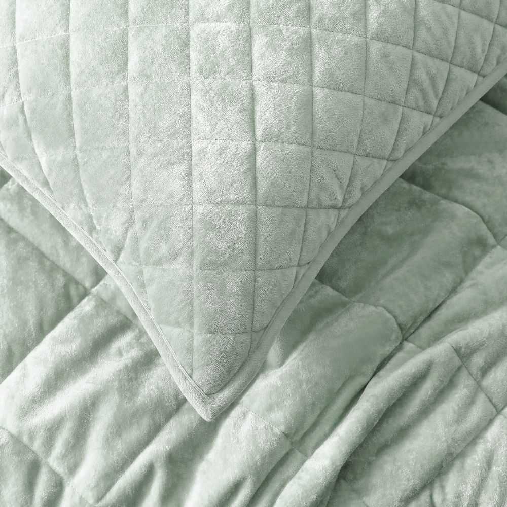 Luxury Geometric Quilted Velvet Bedding Set - 3 Piece Green Quilt Cover for Queen/King Size Bed | Soft & Cozy Bedroom Decor for All Seasons