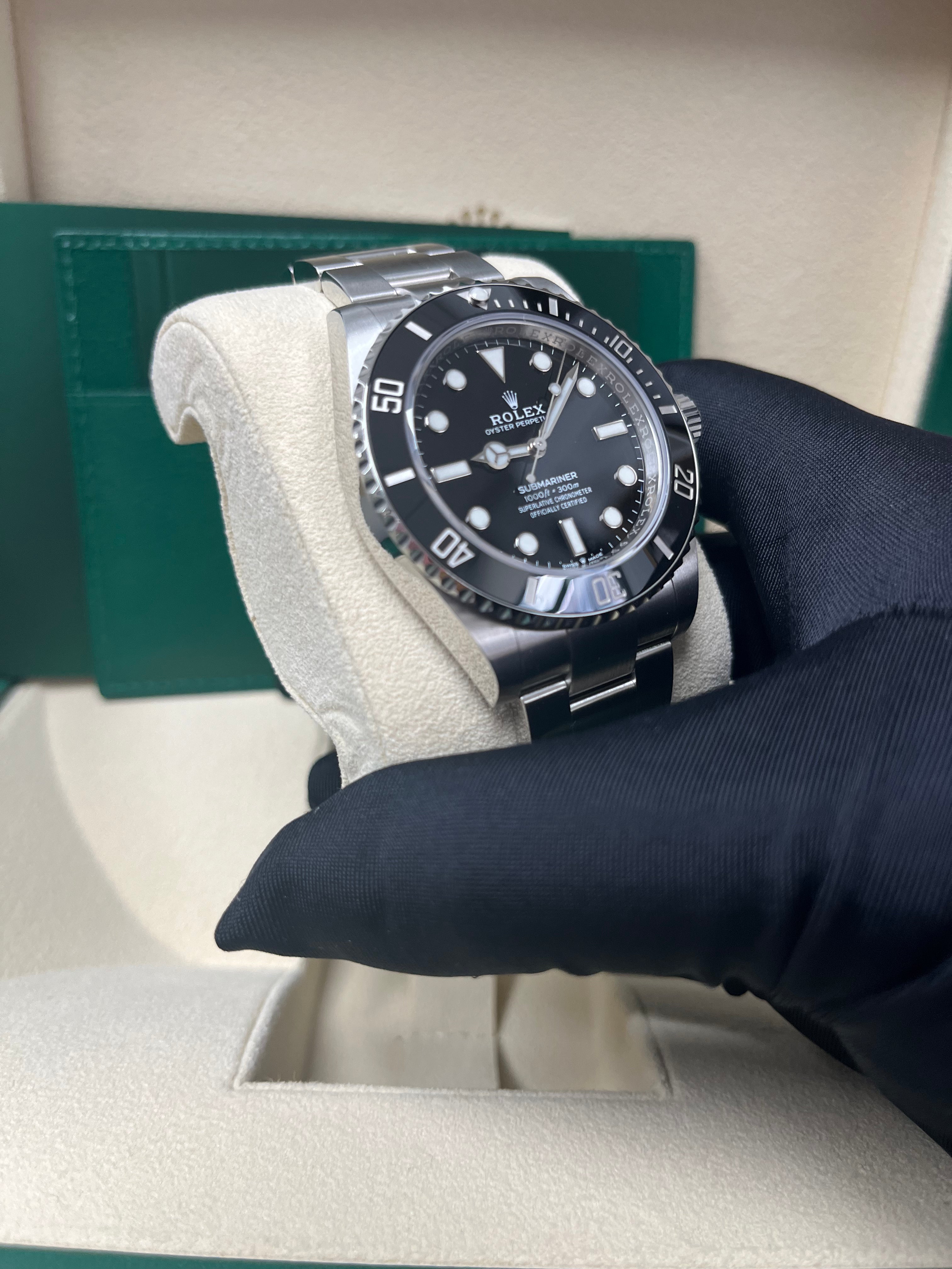 Rolex Submariner No Date 124060 Men's Luxury Watch - Black Dial Stainless Steel Dive Watch for Professional Scuba Diving & Everyday Wear