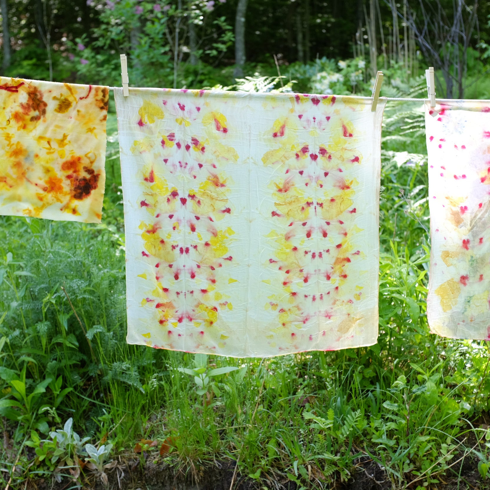 Natural Eco Printing on Cotton & Linen Fabric - DIY Botanical Dyeing Guide for Sustainable Textiles | Perfect for Home Decor, Fashion Design & Eco-Friendly Crafts