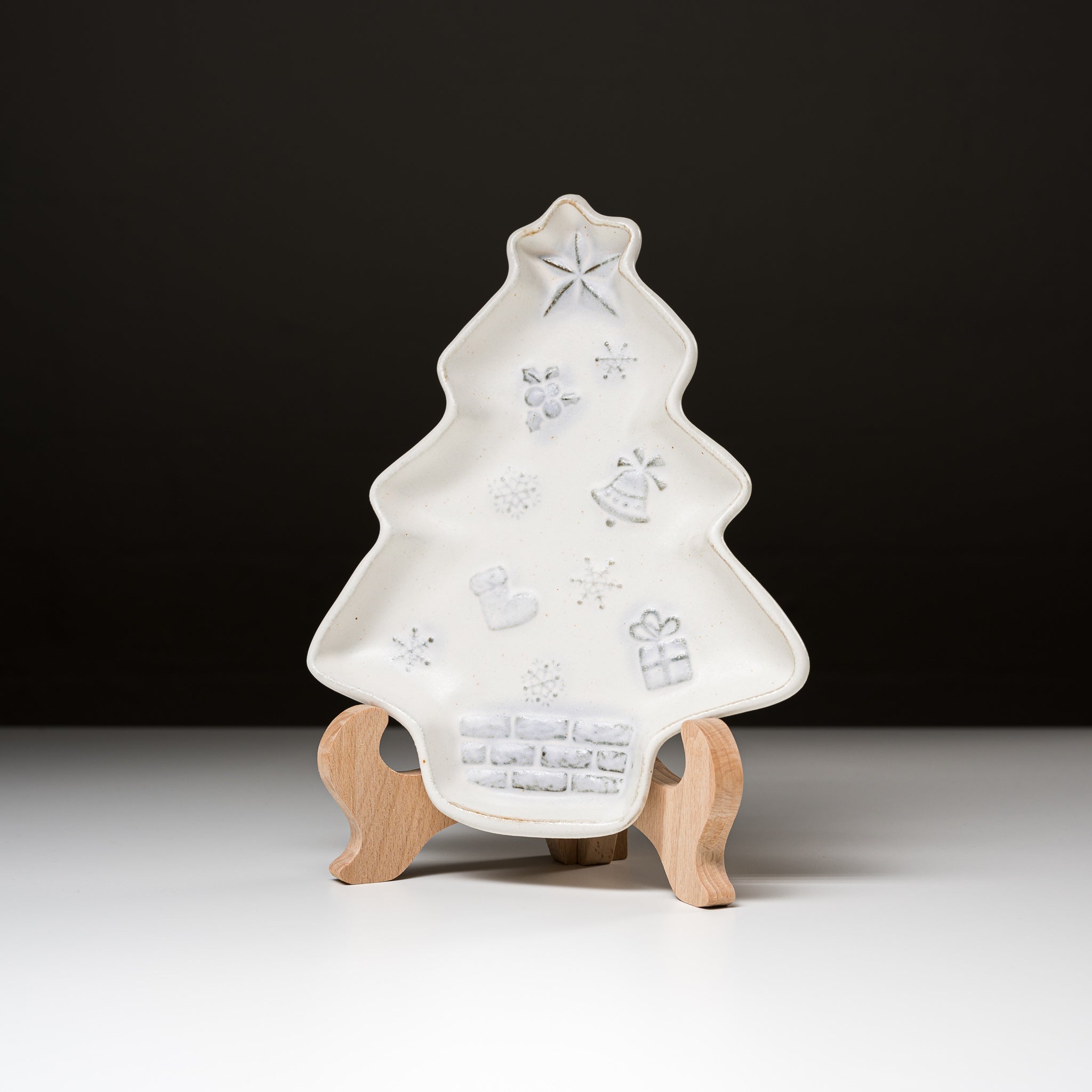 Wakasama Kiln Christmas Tree Plate - Handcrafted Ceramic Holiday Dinnerware for Christmas Decor & Festive Table Setting