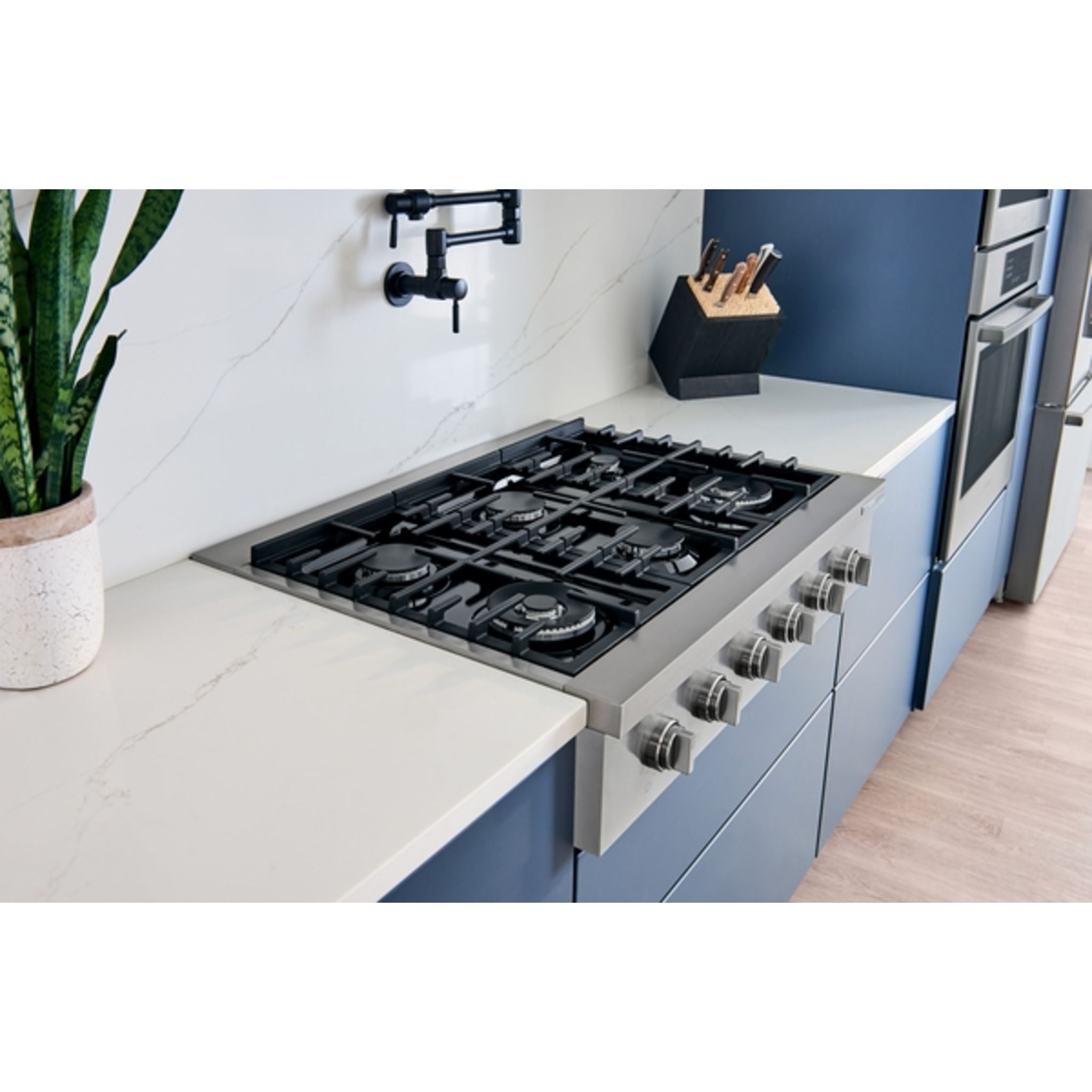 Bosch 36-Inch Gas Cooktop (RGM8658UC) - Stainless Steel Professional Range with 5 Sealed Burners - Perfect for Home Kitchen, Restaurant & Outdoor Cooking