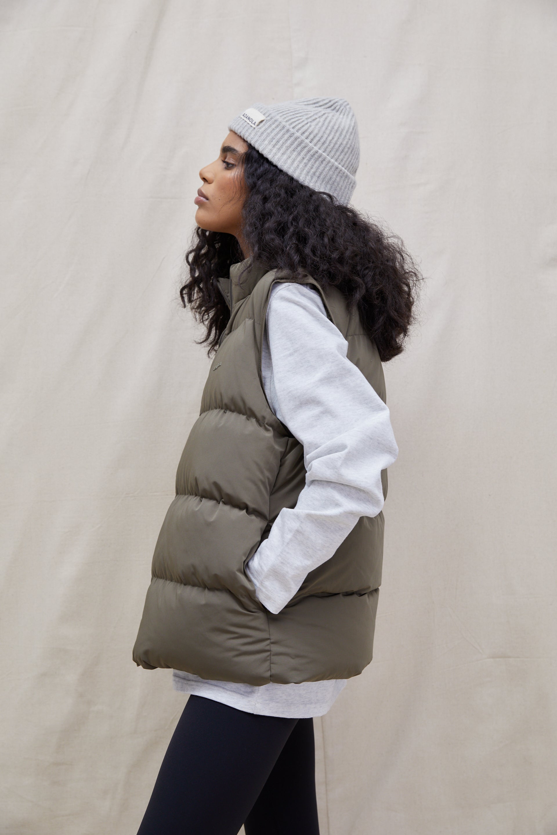 Padded Oversized Gilet in Green - Warm Winter Vest for Women & Men - Perfect for Outdoor Activities, Hiking & Casual Wear