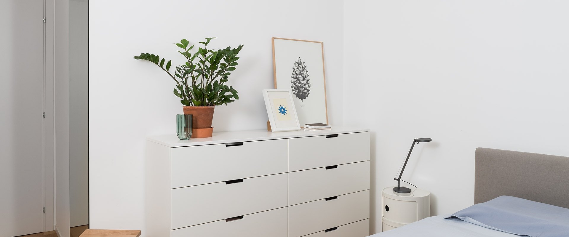 DEMETRA MICRO TABLE - Compact and Stylish Side Table for Small Spaces | Perfect for Living Room, Bedroom, or Office Use