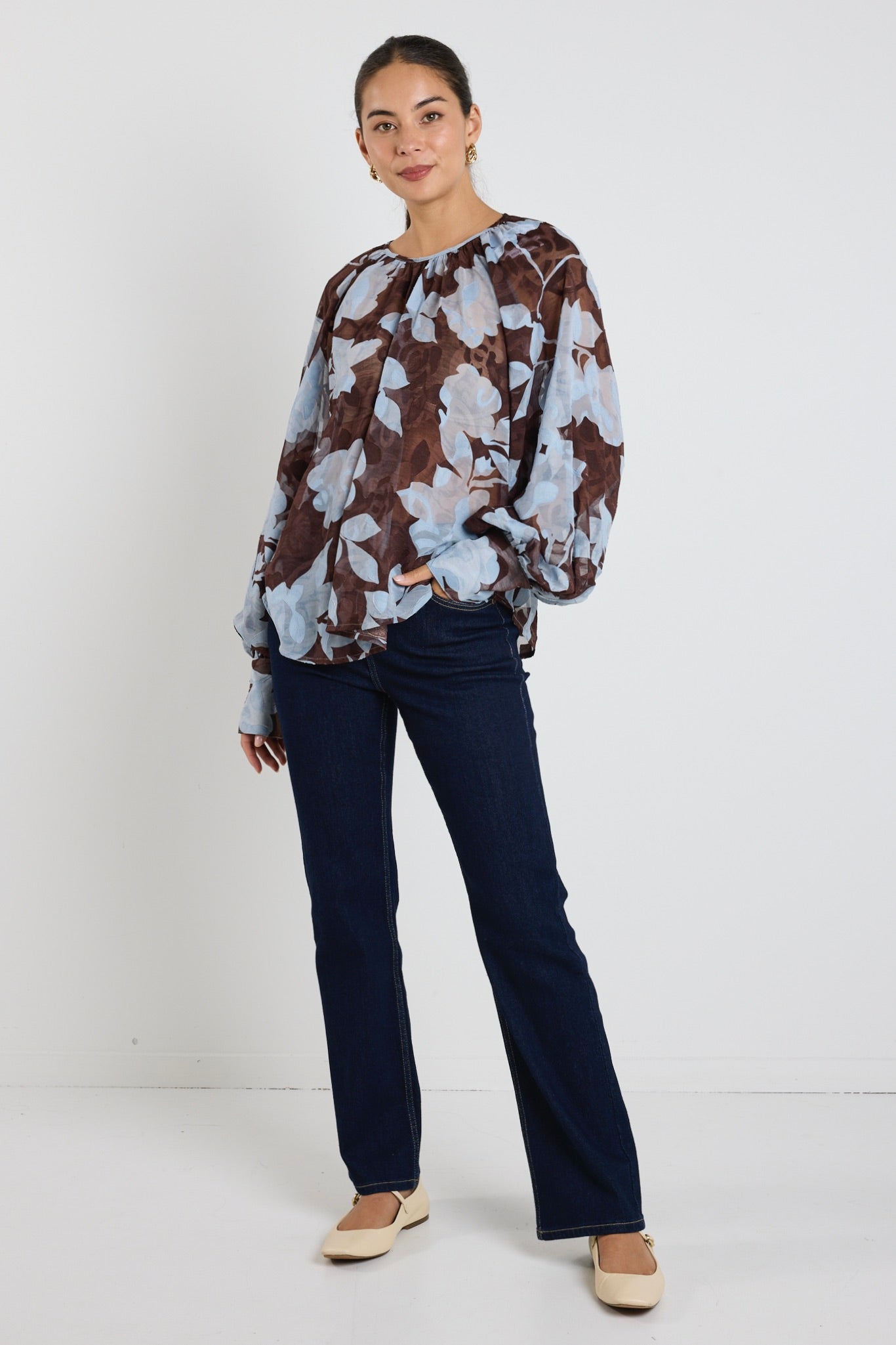 Chic Blue Floral Print Long Sleeve Crew Neck Blouse - Elegant Flowy Top for Women | Perfect for Casual Outings, Office Wear & Date Nights