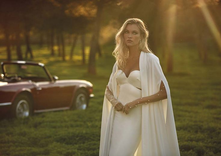 Pronovias Aman Elegant Lace Wedding Dress - Perfect for Bridal Ceremonies, Vows, and Formal Occasions