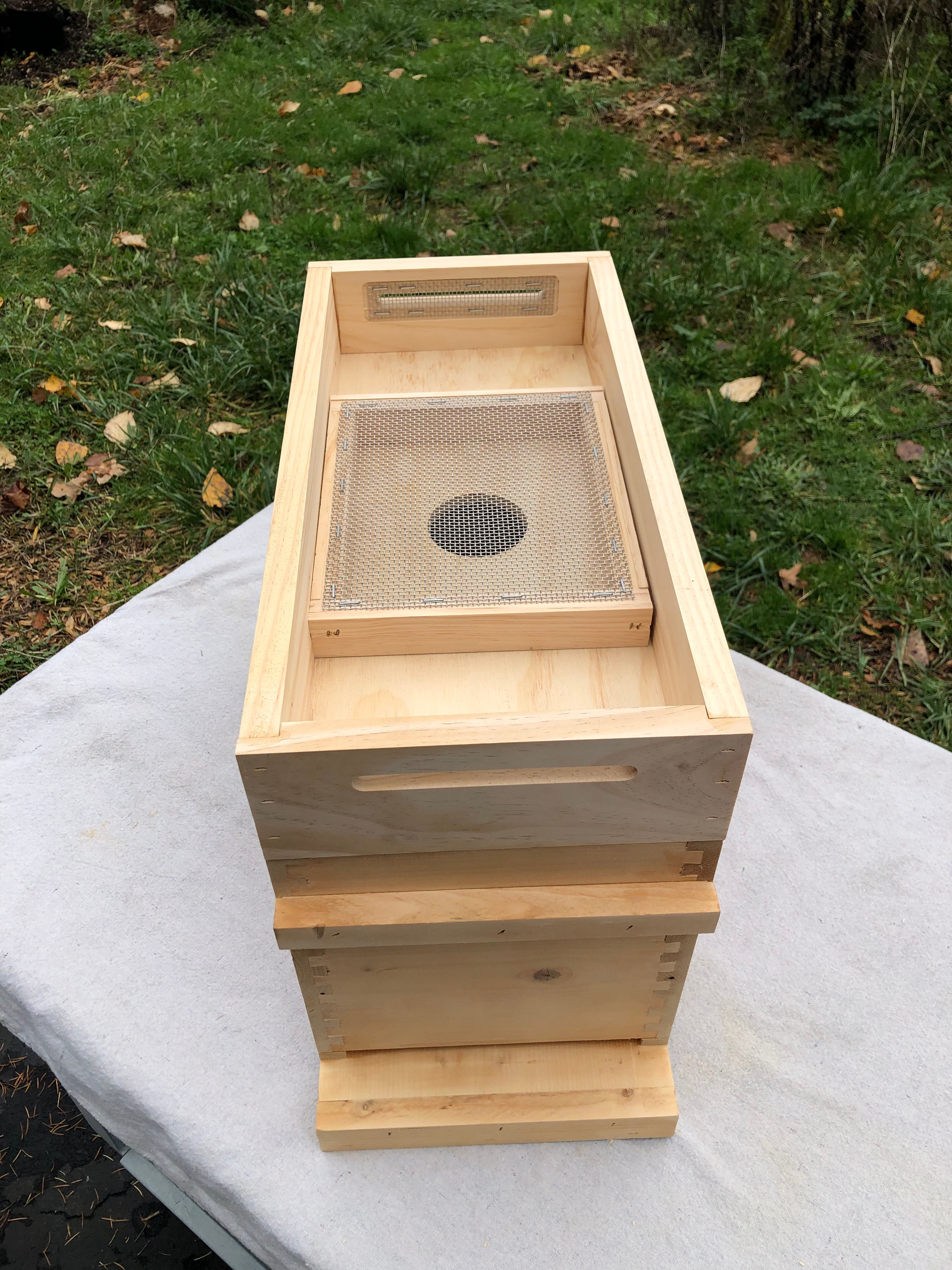 Nucleus Hive Vivaldi Board™ with Vivaldi Screen™ - Premium Beekeeping Equipment for Professional & Hobbyist Beekeepers | Perfect for Honey Production, Pollination & Apiary Management