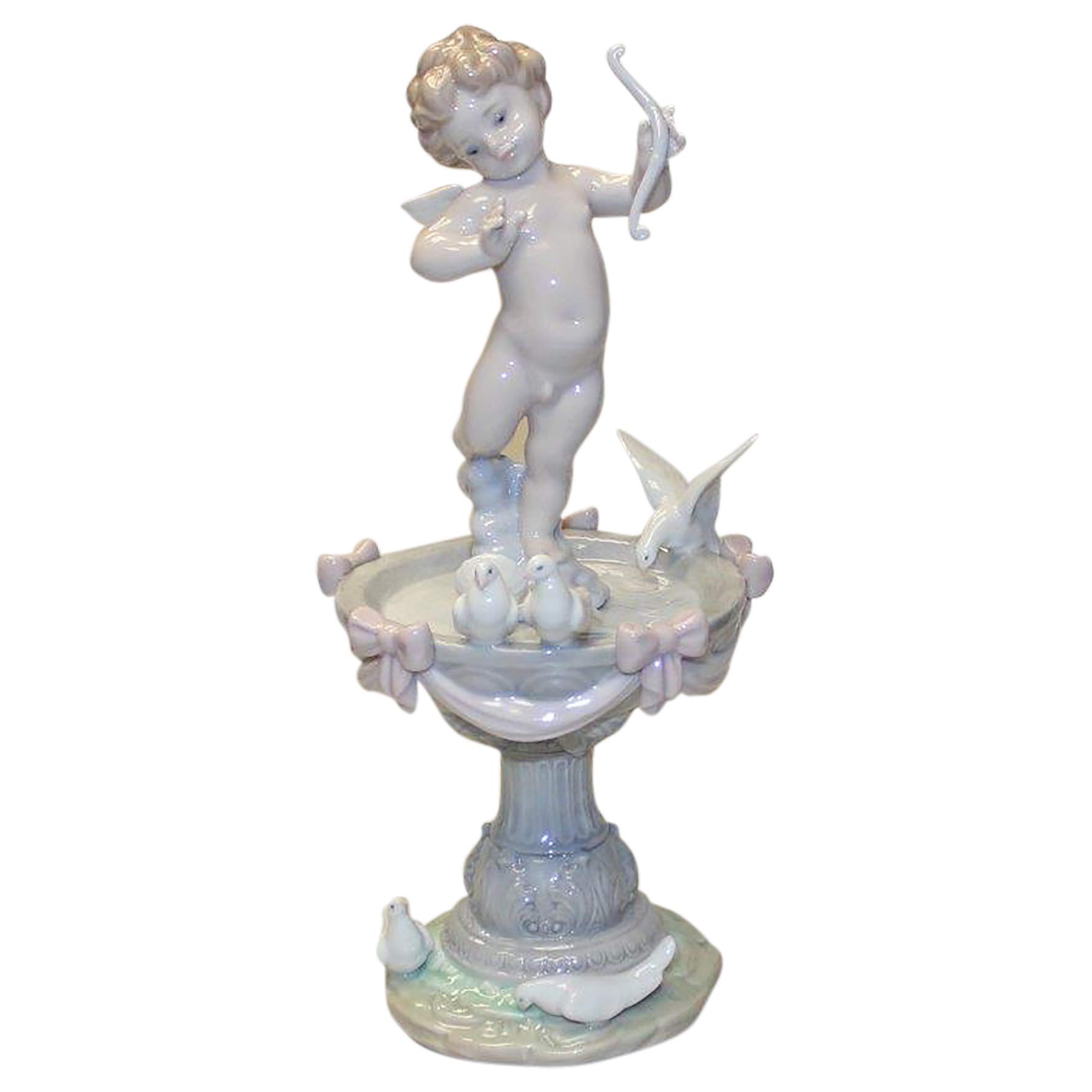 Lladro Fountain of Love Porcelain Figurine - Elegant Home Decor, Wedding Gift & Collectible for Romantic Occasions