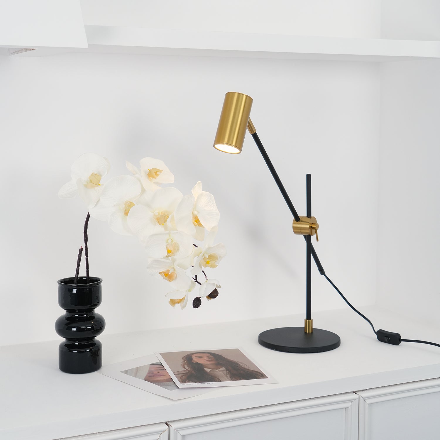 Modern LED Table Lamp - Adjustable Brightness & USB Charging Port for Bedroom, Office & Living Room - Perfect for Reading, Working & Relaxing