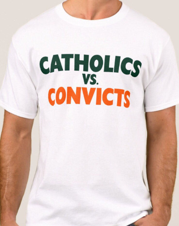 Vintage 1988 Catholics vs Convicts Notre Dame vs Miami Rivalry T-Shirt - Retro College Football Fan Gear for Game Day & Sports Memorabilia Collectors