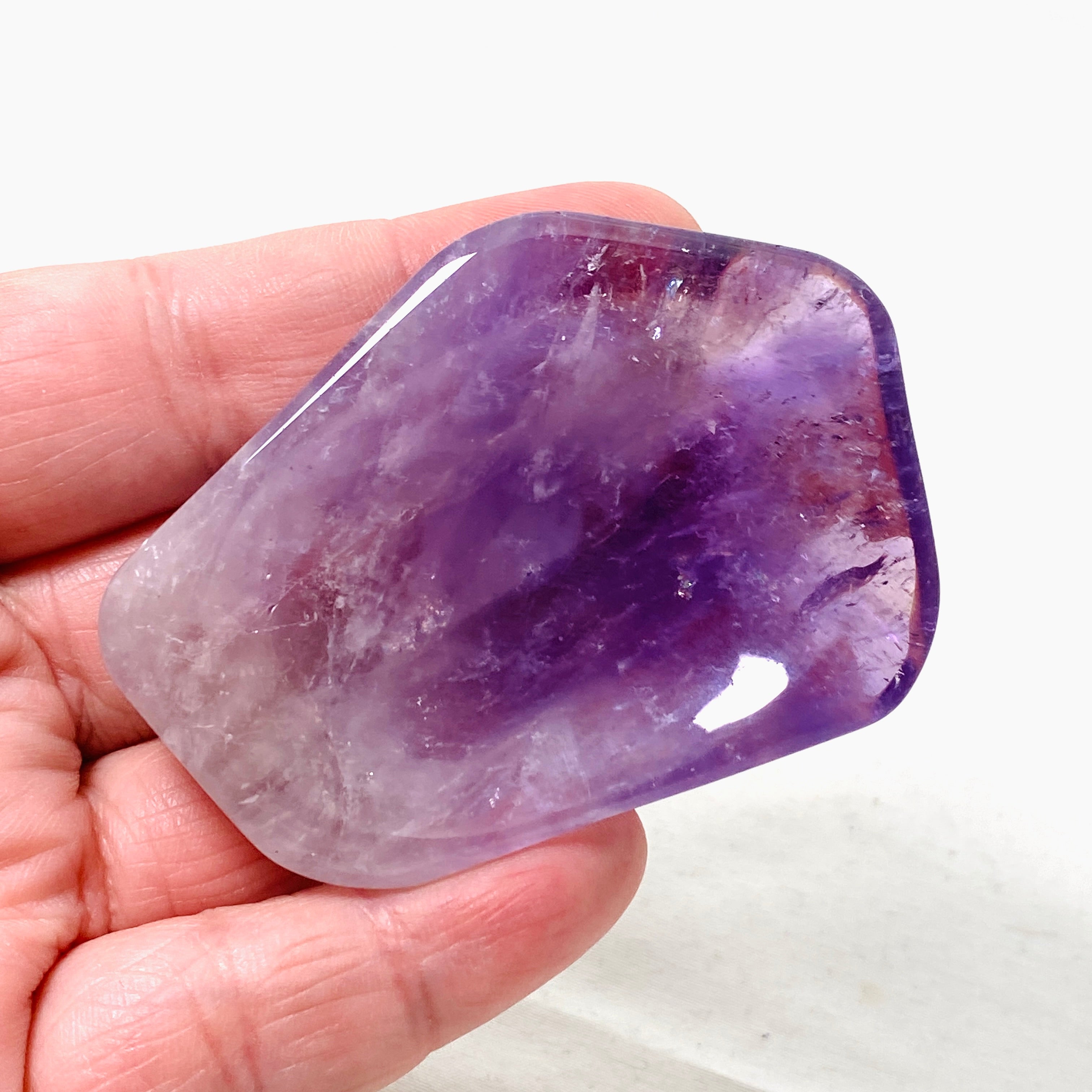 Amethyst Crystal Trinket Bowl - Handmade Natural Stone Jewelry Dish for Rings, Earrings & Keys - Perfect for Home Decor, Meditation & Gift Giving