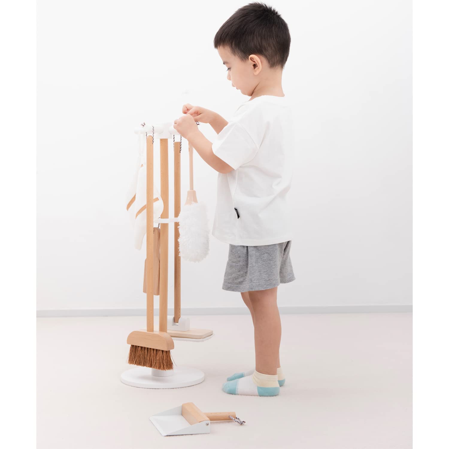 New Classic Wooden Cleaning Toy Kit 18375 - Pretend Play Set for Kids, Montessori Learning & Housekeeping Role Play