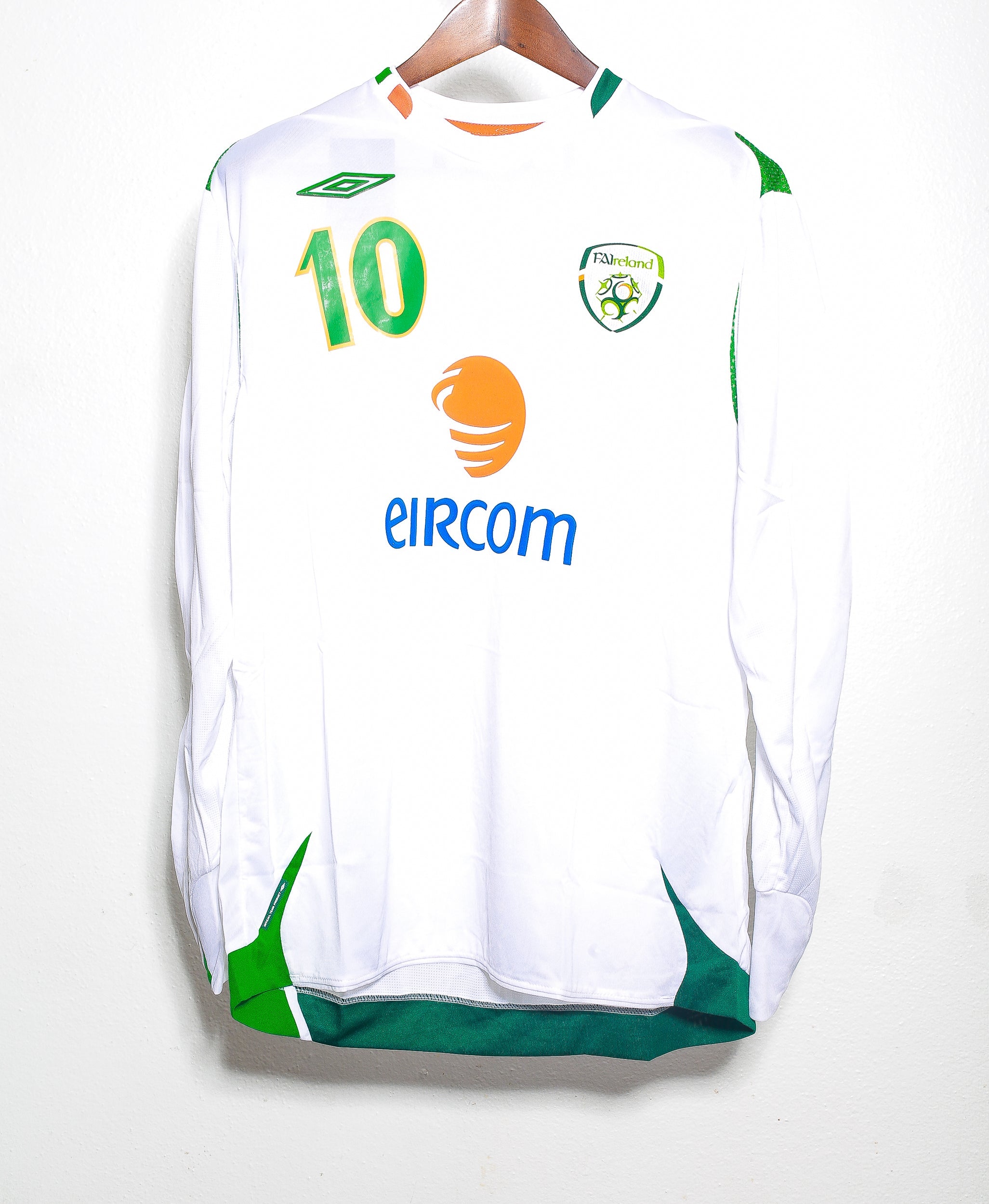 2008 Ireland Away Long Sleeve Soccer Jersey #10 Robbie Keane - Authentic BNWT XL - Perfect for Matchdays & Fan Collections