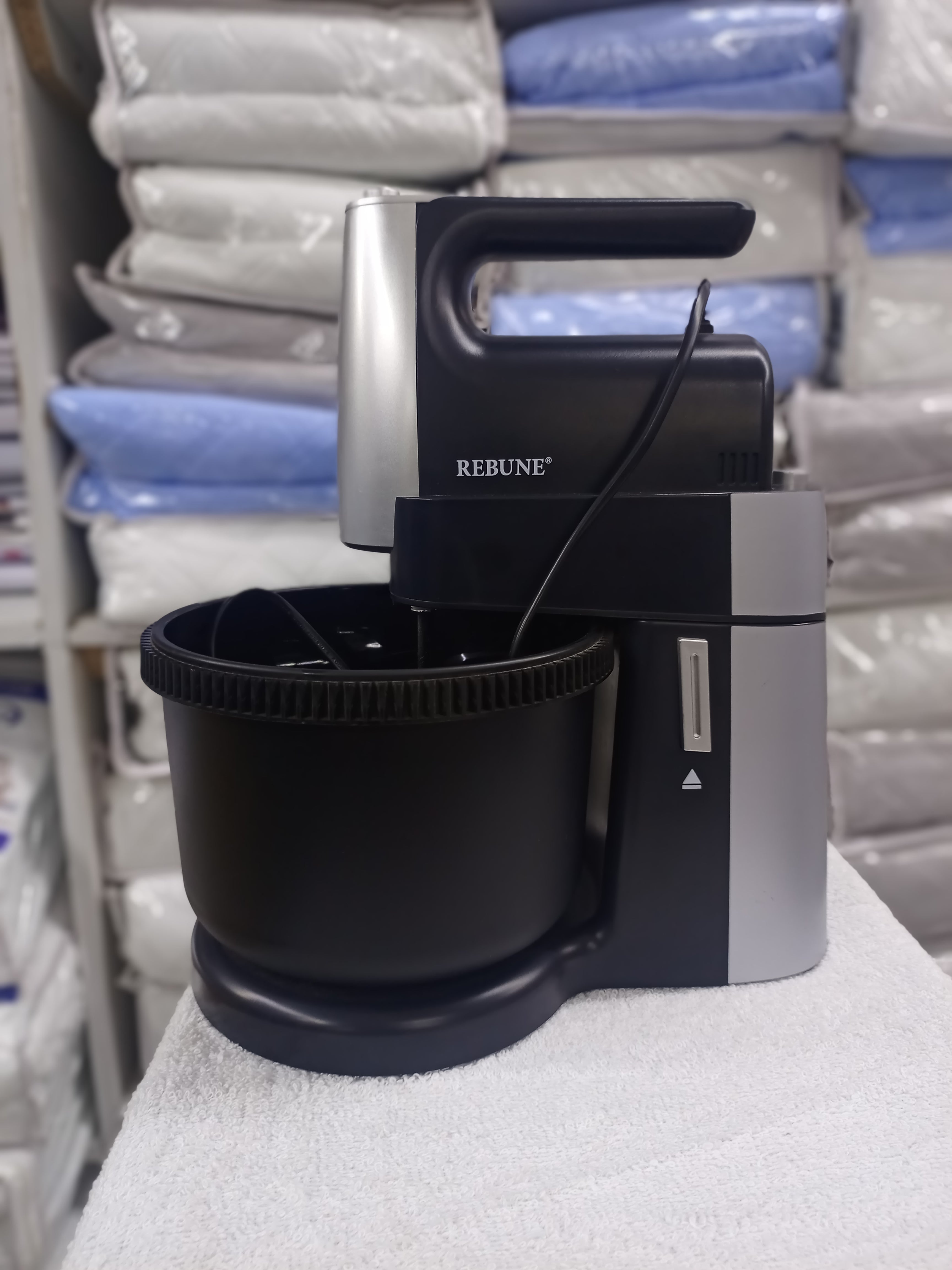 Rebune Electric Food Mixer 2.7L Stand Mixer - 300W Powerful Motor with 6 Speed Settings, Dough Hook & Whisk - Perfect for Baking Cakes, Cookies, Bread & More - Ideal for Home Kitchen & Small Bakery Use