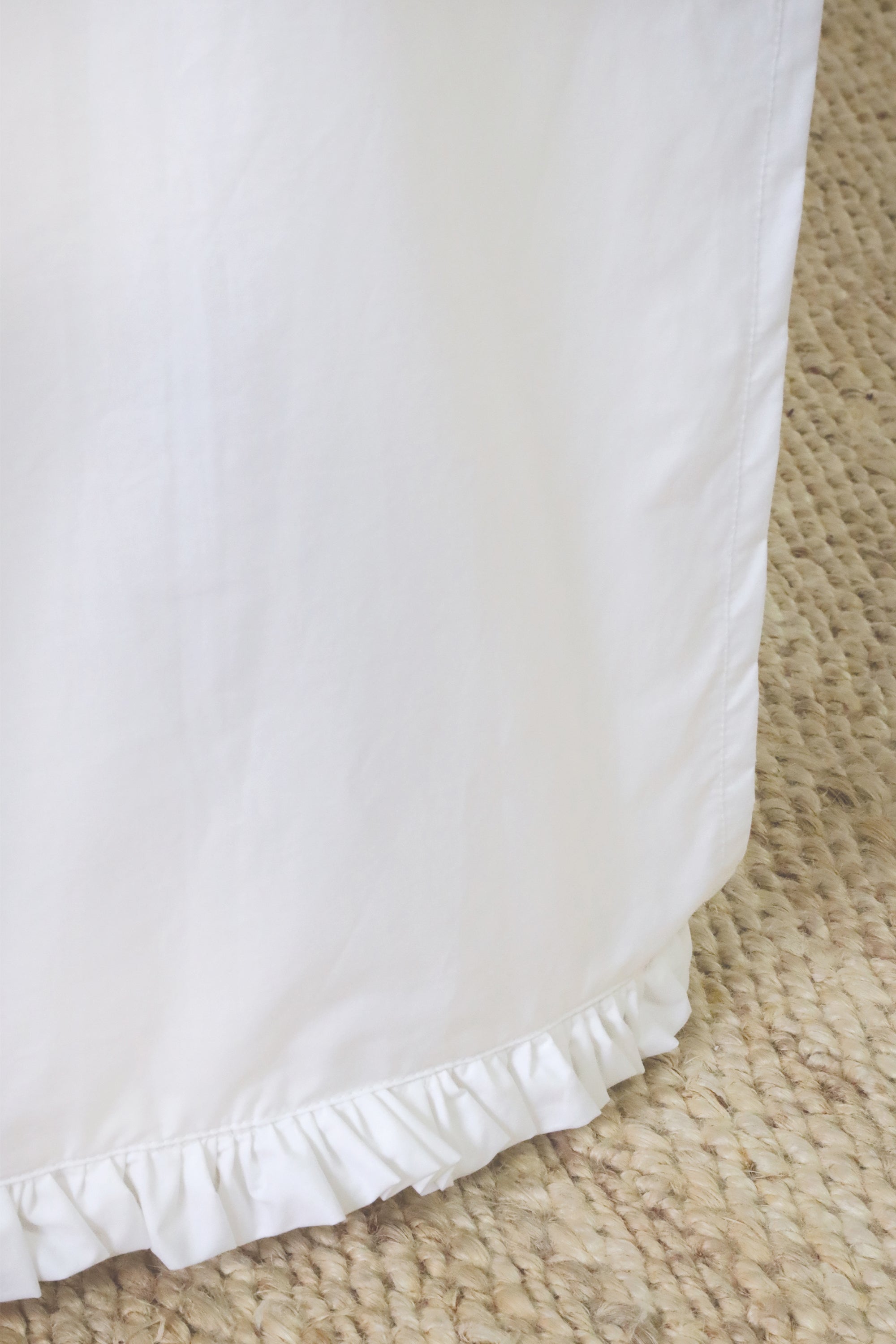Audrey Cotton Percale Bed Skirt - Premium Fitted Dust Ruffle for Queen & King Beds - Perfect for Bedroom Decor & Hotel Style Makeover