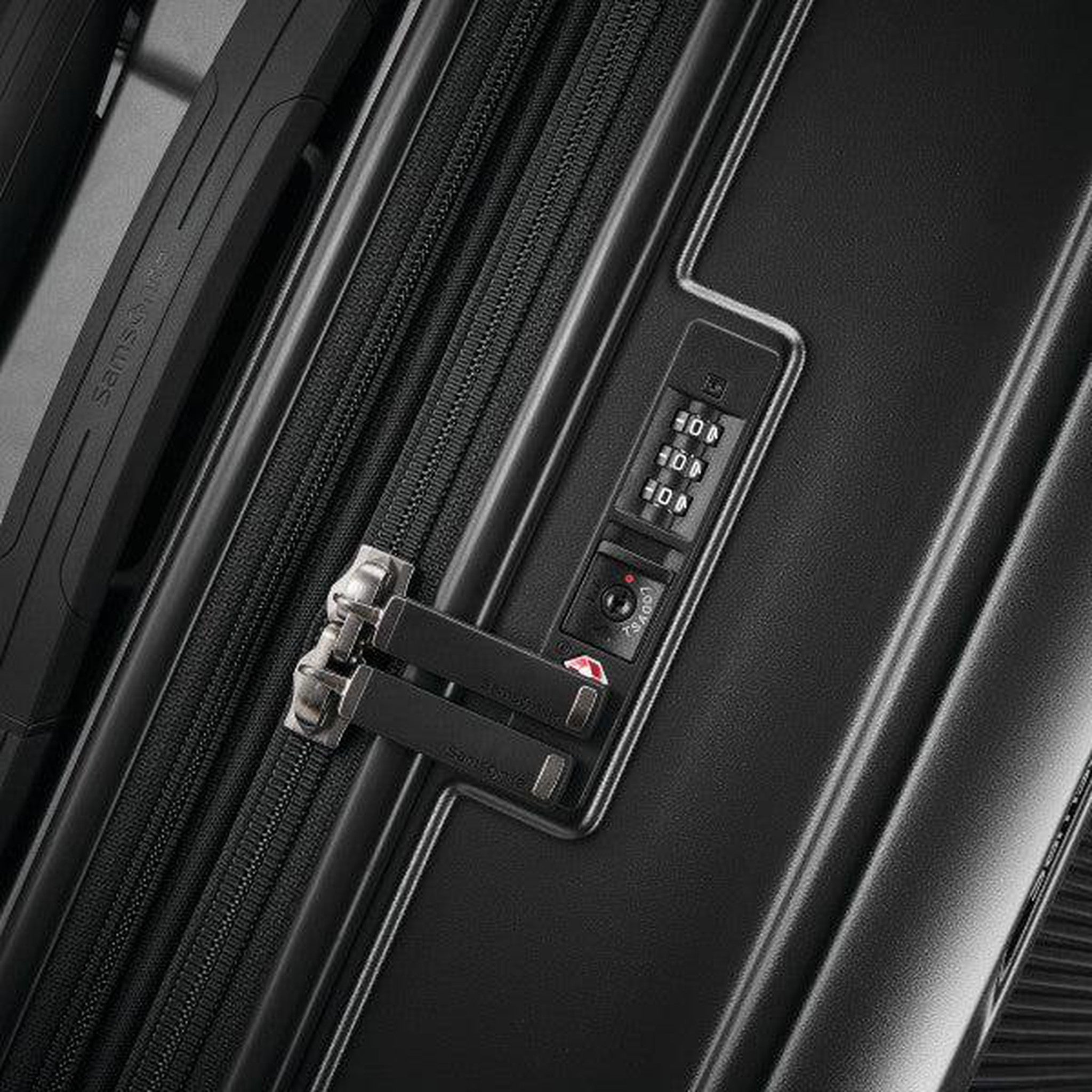 Samsonite Silhouette 17