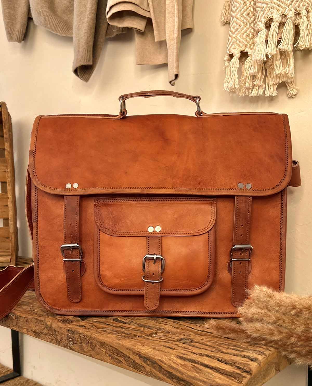 Premium Genuine Leather Shoulder Bag for Women & Men - Stylish & Durable Crossbody Purse - Perfect for Work, Travel & Everyday Use