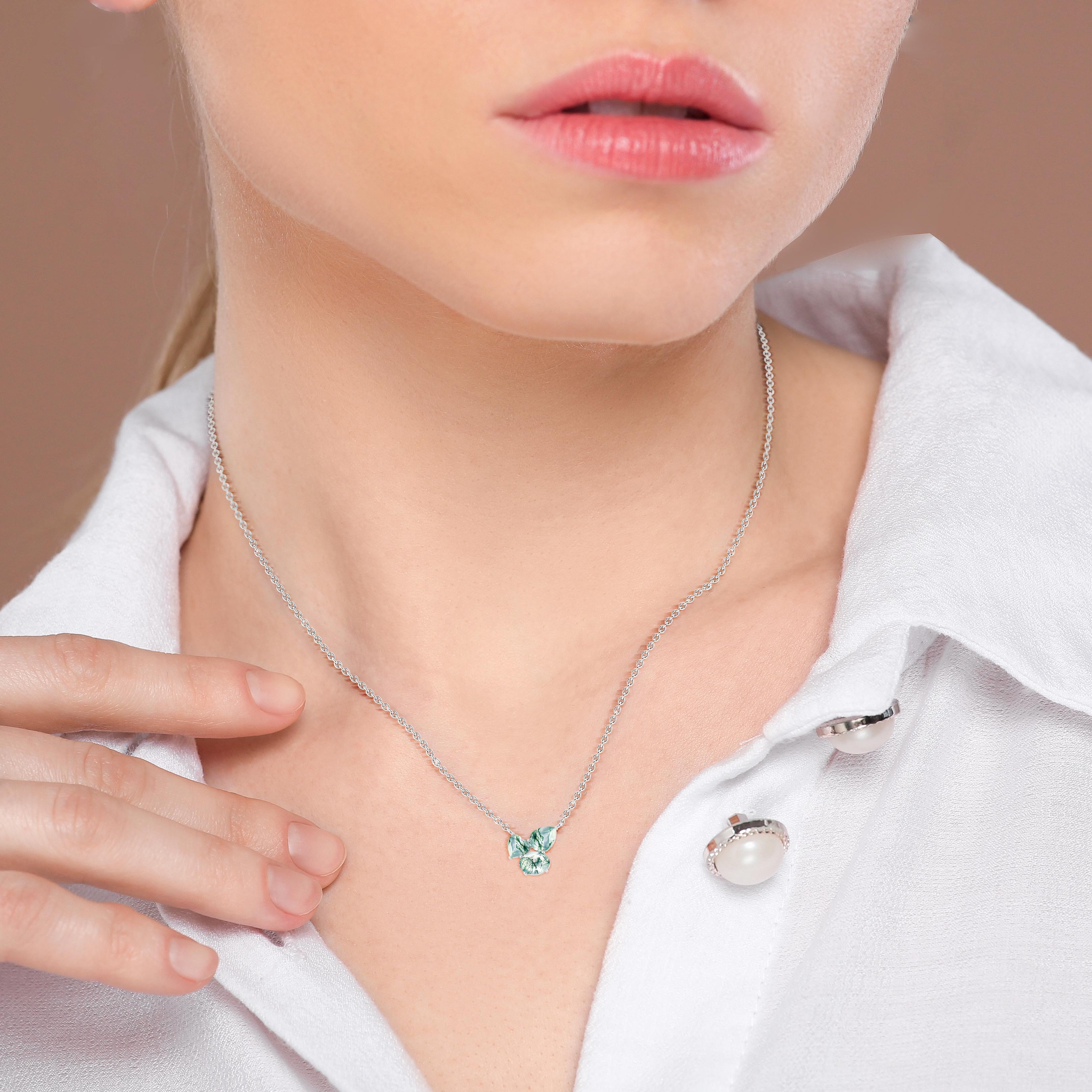 Natural Moss Agate Three Stone Pendant Necklace - Healing Crystal Jewelry for Women - Perfect for Meditation, Yoga & Spiritual Gifts