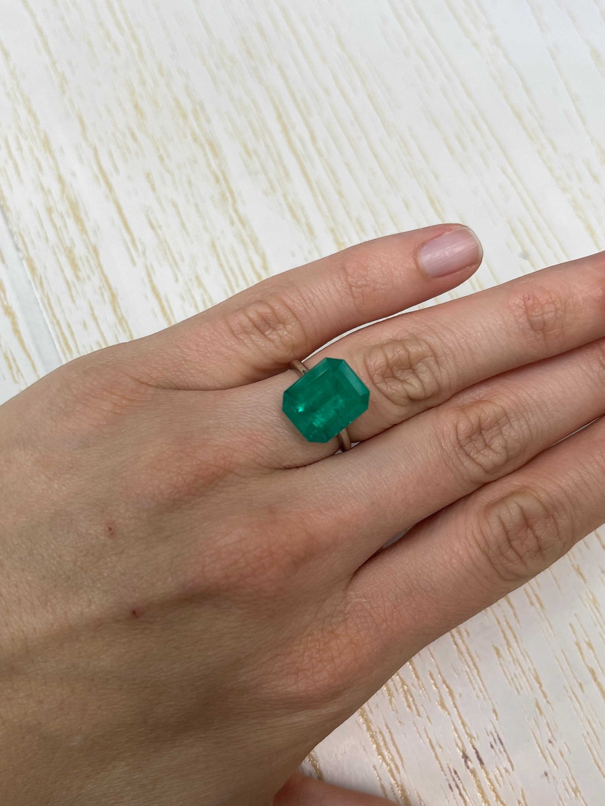 7.51 Carat 13.5x11mm Deep Forest Green Colombian Emerald - Loose Gemstone for Jewelry Making, Engagement Rings & Luxury Gifts