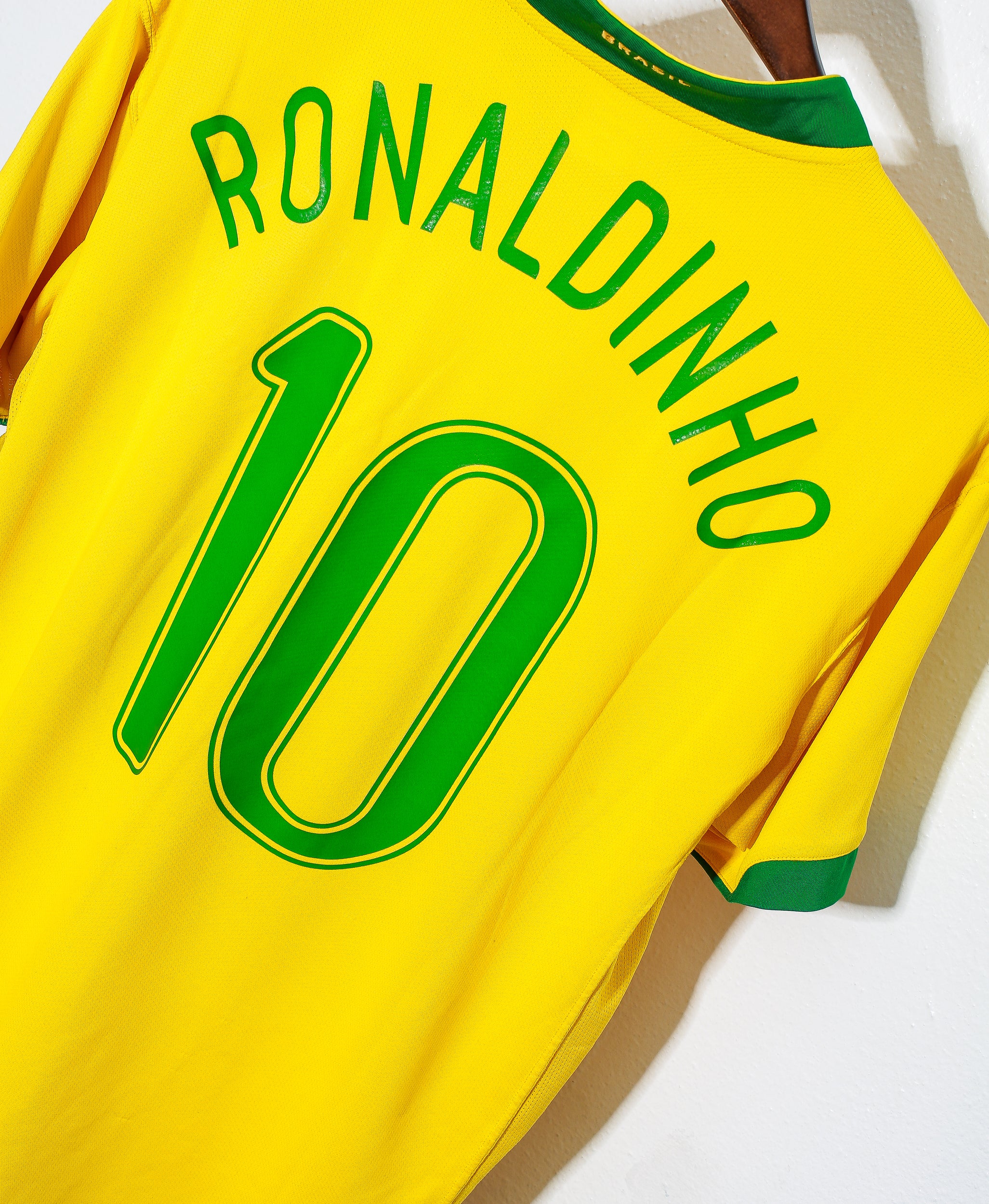 Authentic 2006 Brazil Home Soccer Jersey #10 Ronaldinho (Large) - Perfect for Matchdays, Fan Events & Collectors