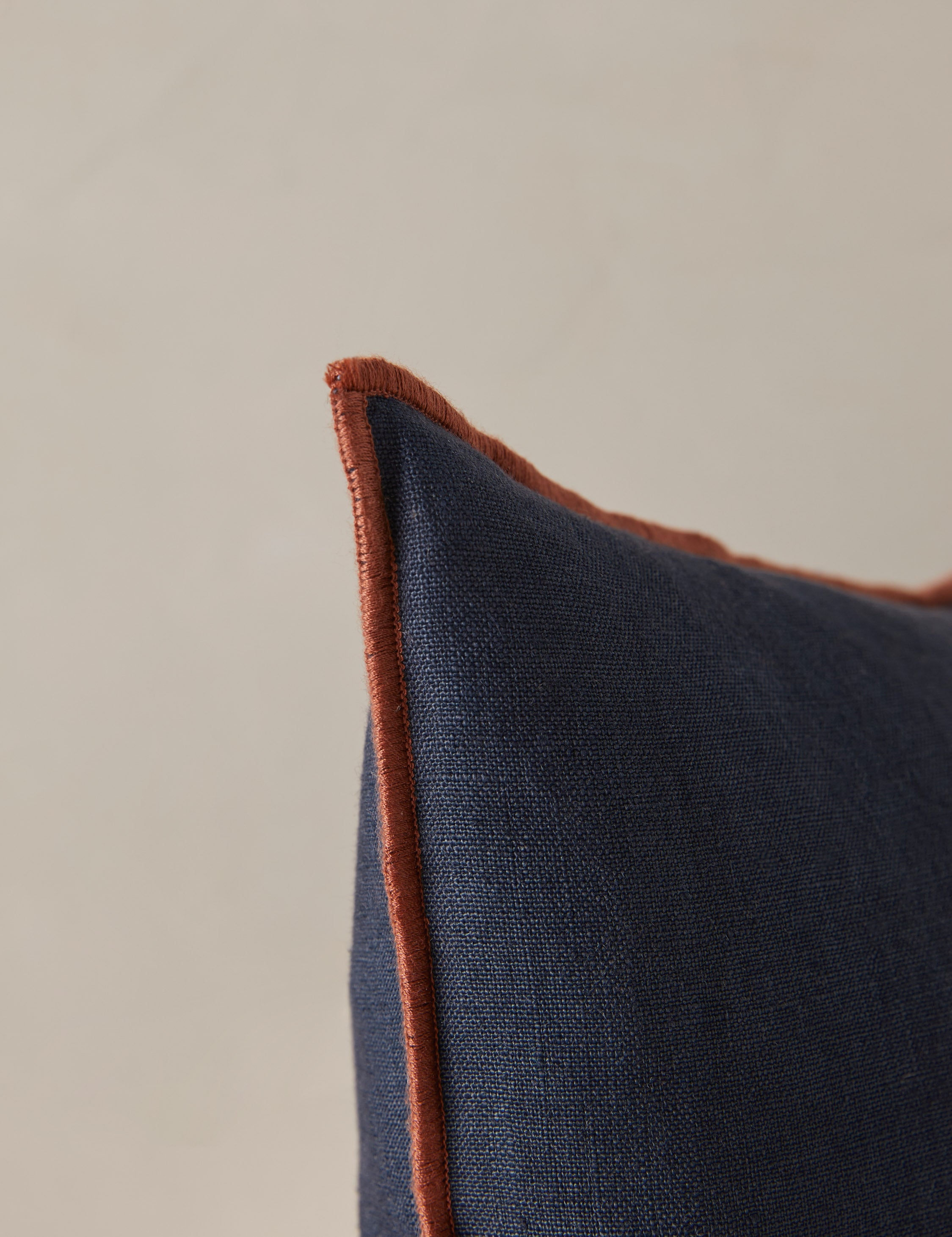 Stylish Carys Contrast Linen Pillow Cover - Breathable & Durable Home Decor for Sofa, Bedroom, and Living Room - Perfect for Modern Farmhouse, Boho, and Scandinavian Interior Design Styles