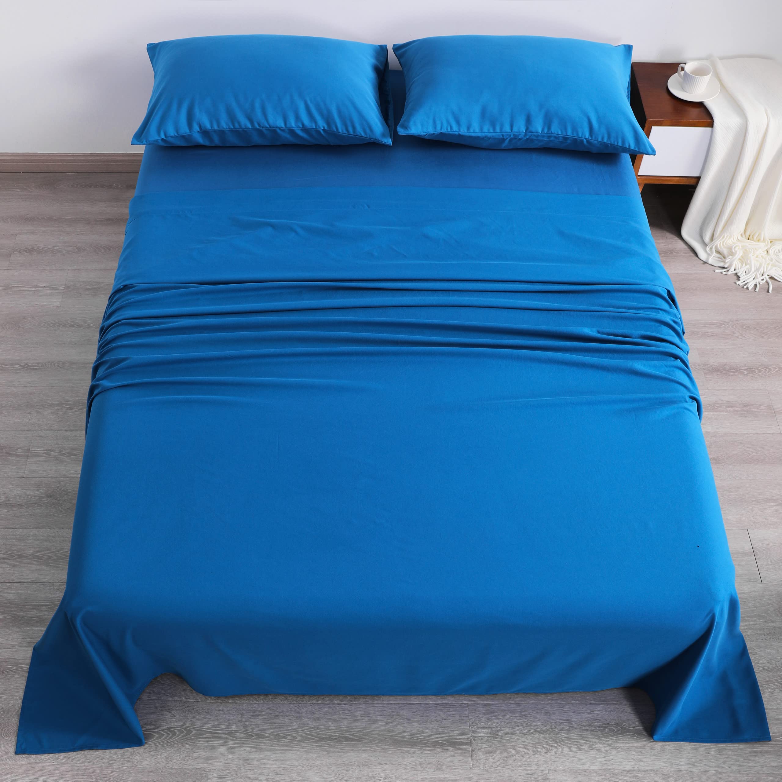 NTBAY 4-Piece 100% Microfiber King Size Bed Sheet Set - 1800 Thread Count Super Soft & Breathable, Wrinkle Fade & Stain Resistant (1 Flat Sheet, 1 Fitted Sheet, 2 Pillowcases) with 18