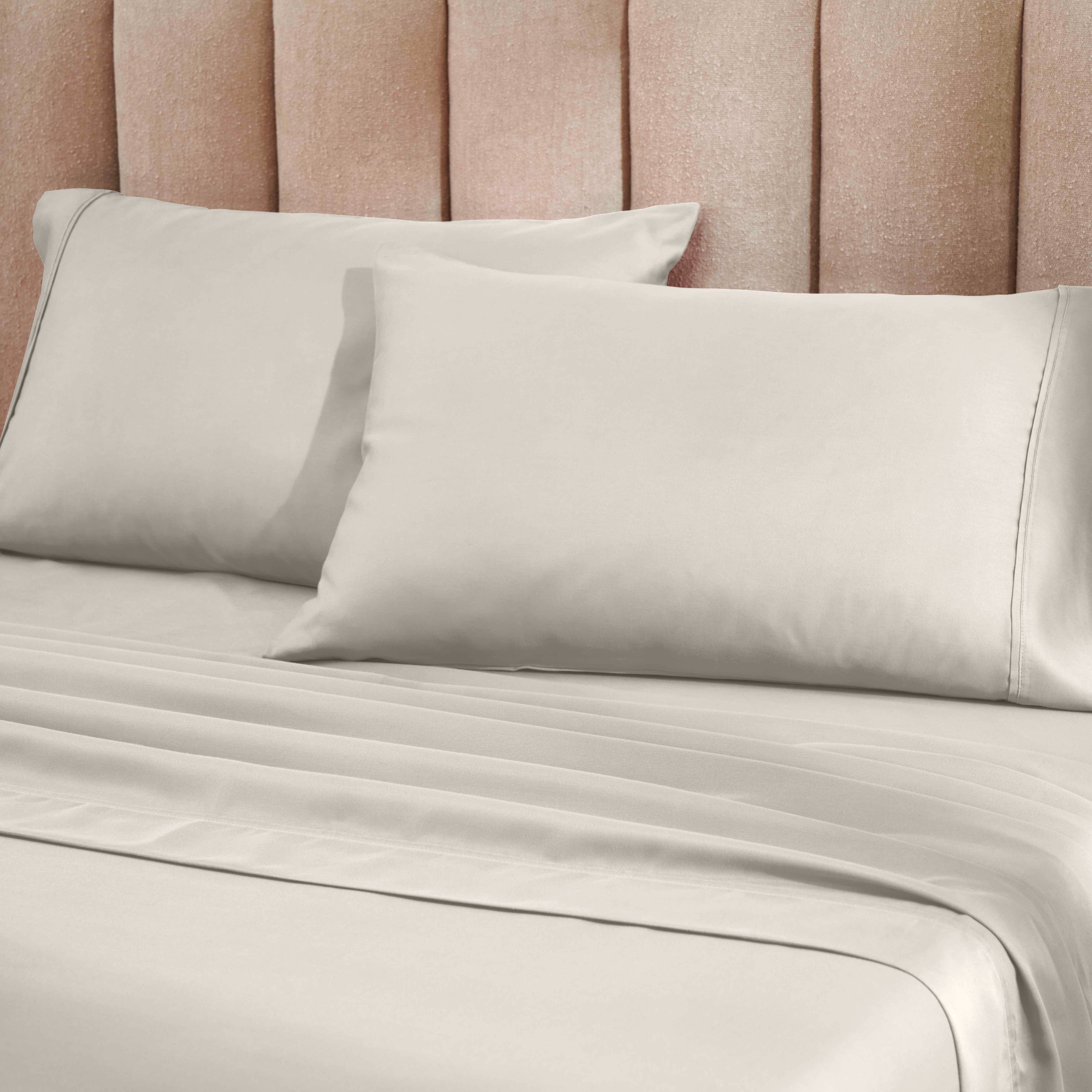 1200 Thread Count Cotton Rich Solid Deep Pocket Bed Sheet Set - Queen Size, Ultra Soft & Breathable - Perfect for Luxury Hotels, Guest Rooms & Master Bedrooms