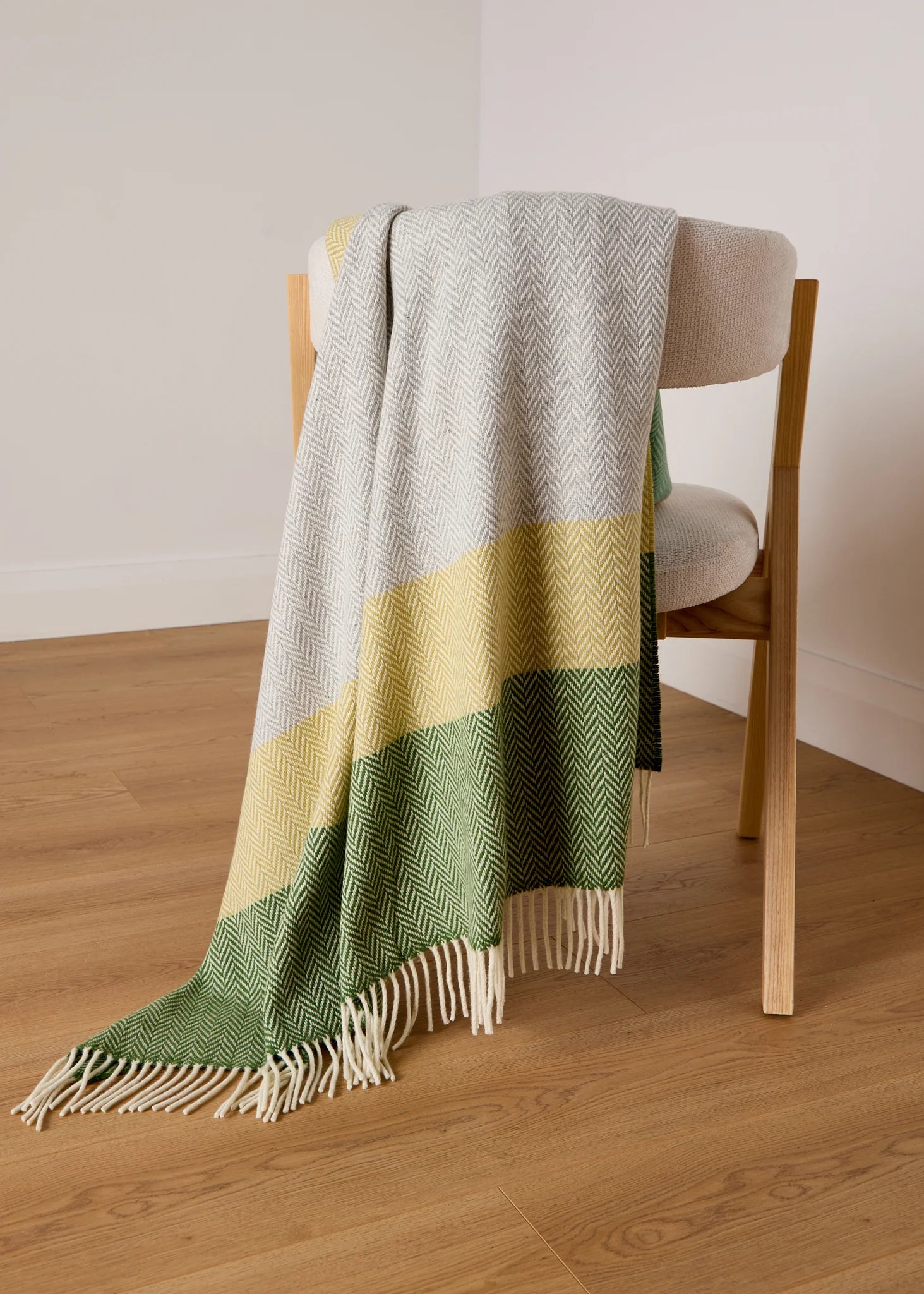 Foxford Cashmere and Lambswool Throw Blanket - Ultra Soft Luxury Wrap for Sofa & Bed - Perfect for Cozy Evenings, Travel, and Gift Giving