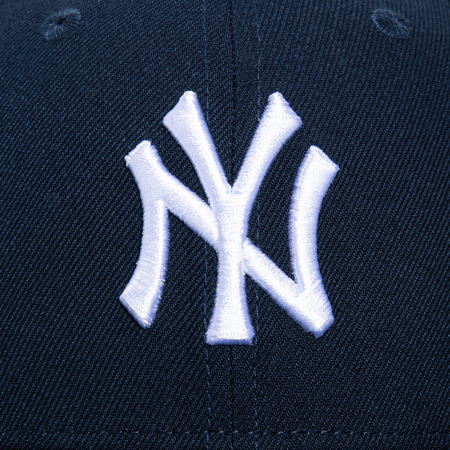 New Era 59Fifty New York Yankees 1999 World Series Patch Snapback Hat - Navy & Black - Official MLB Baseball Cap for Fans & Collectors - Perfect for Games, Sports Events & Streetwear Fashion