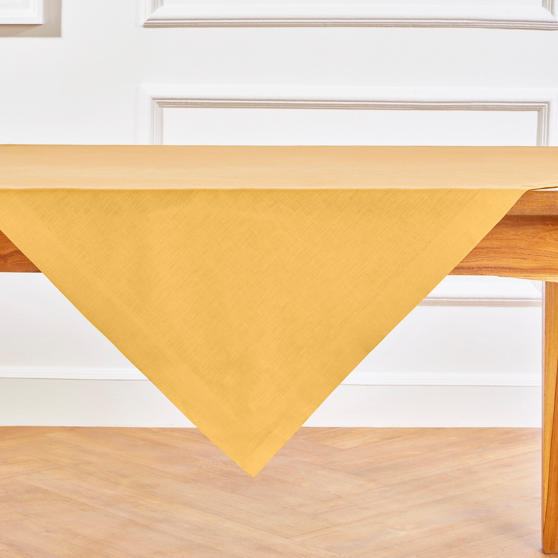 Fete Table Throw - Elegant & Durable Table Cover for Parties, Weddings & Events | Perfect for Indoor & Outdoor Celebrations