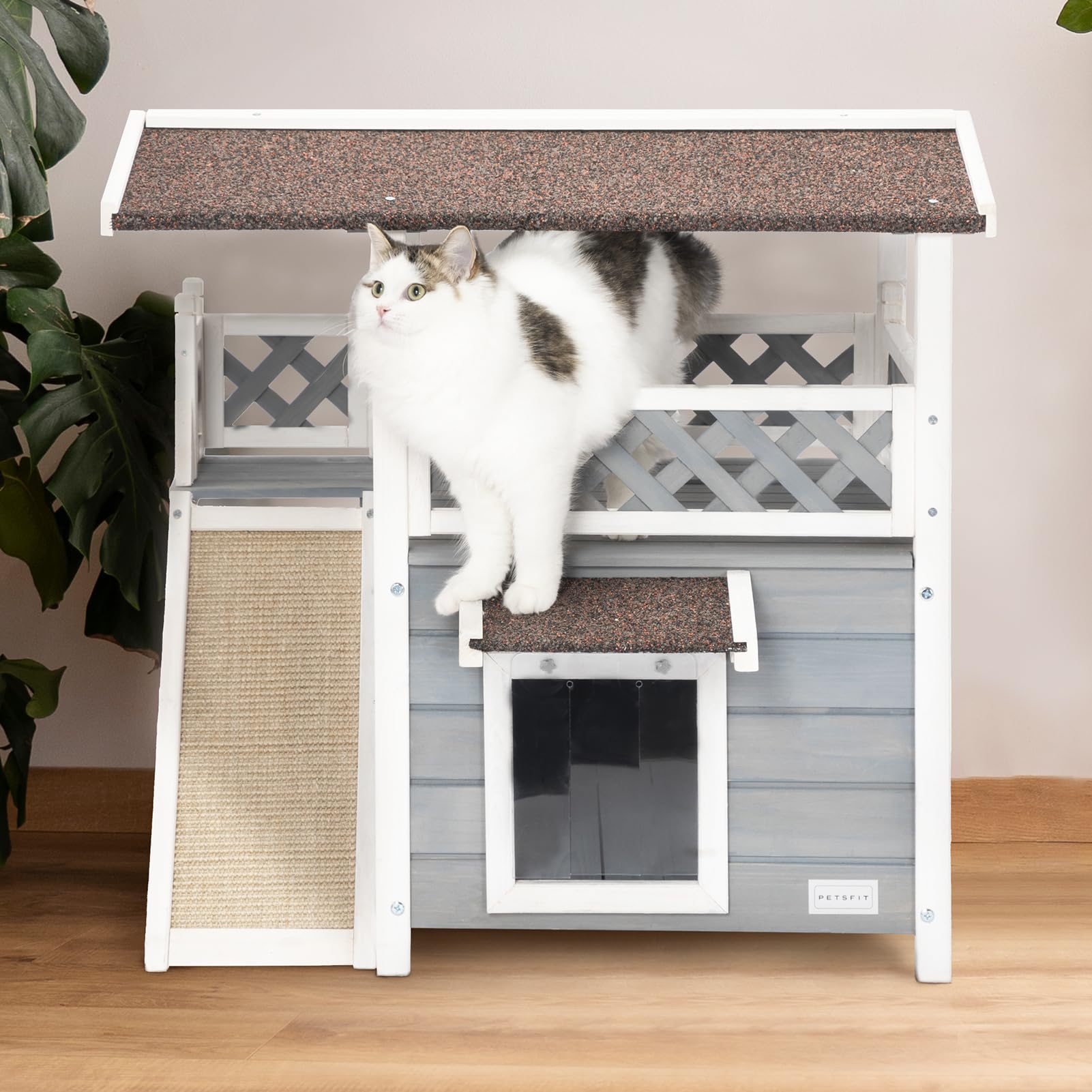 Petsfit Outdoor Cat House - Weatherproof & Waterproof Shelter for Feral Cats with Scratching Pad & Windproof Door Flap - Perfect for Backyards, Gardens & Outdoor Cat Protection