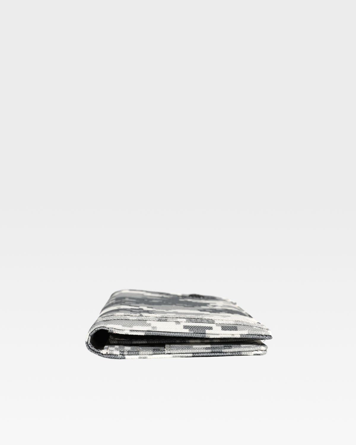 Stylish Grey Digital Camouflage Biker Chain Wallet - Perfect for Motorcycle Riders, Outdoor Enthusiasts & Fashion Lovers