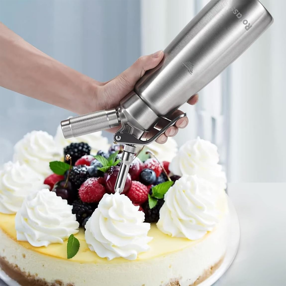 Premium 304 Stainless Steel Whipped Cream Dispenser 500ml with 3 Nozzles - Professional Cream Whipper, Espuma Siphon for Desserts, Coffee, Cakes & Cocktails - Perfect Christmas Gift for Bakers & Home Chefs