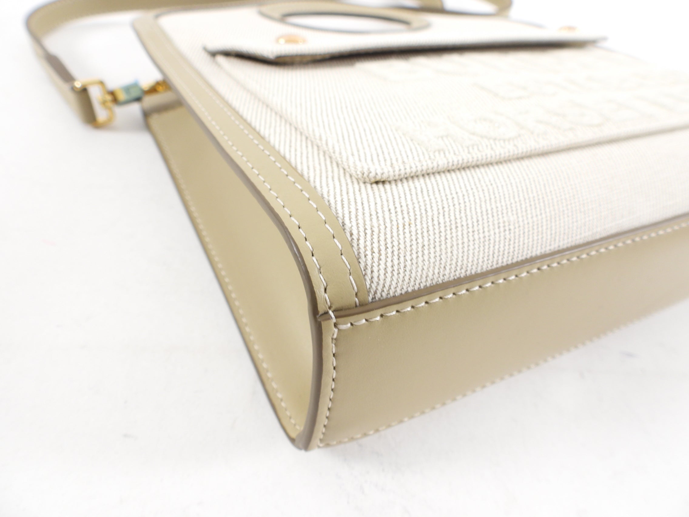 Burberry Small Pocket Bag in Ecru & Toile Canvas | Crossbody Shoulder Bag for Women | Perfect for Everyday Use, Travel & Date Nights