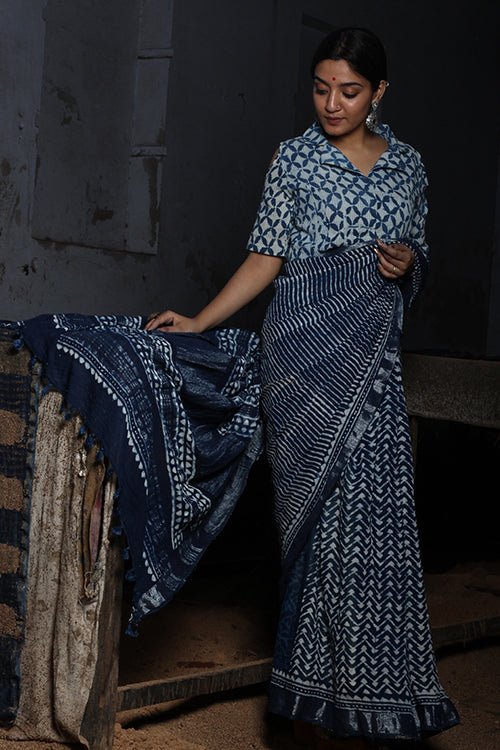 Handblock Printed Indigo Dabu Cotton Saree with Slub Texture – Traditional Indian Handmade Saree for Festivals, Weddings & Ethnic Fashion