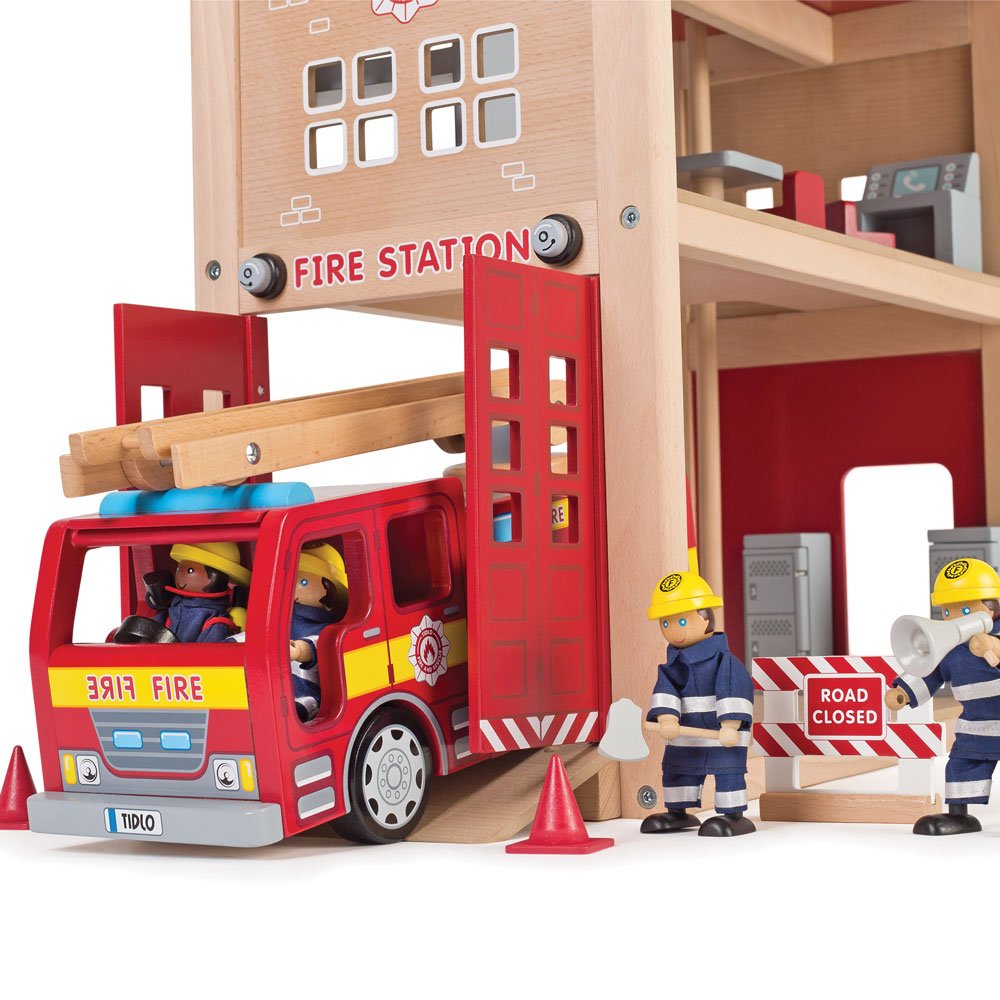 Wooden Fire Station Toy Set - Realistic Firefighter Playset for Kids with Ladder & Fire Truck - Perfect for Pretend Play, Birthday Gifts & Educational Role-Playing Games