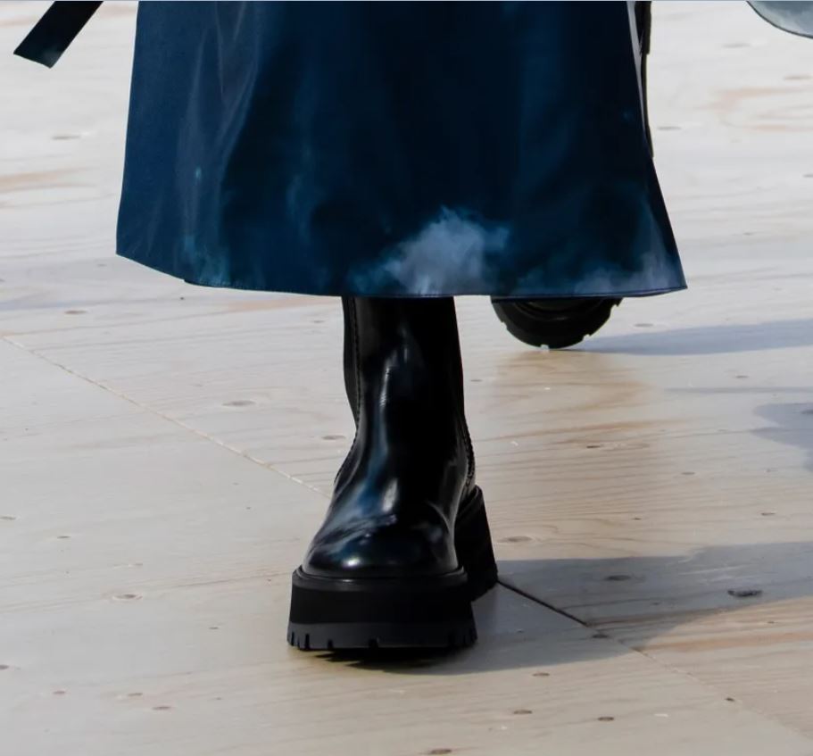 Stylish Black Rave Chelsea Boots for Women - Comfortable & Fashionable Ankle Boots for Casual Outfits, Parties & Night Out