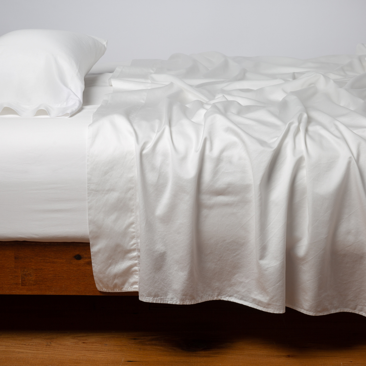 Bria Standard Pillowcase (Single) - Soft & Breathable Cotton Pillow Cover for Bedroom, Hotel, or Travel - Hypoallergenic & Wrinkle-Resistant